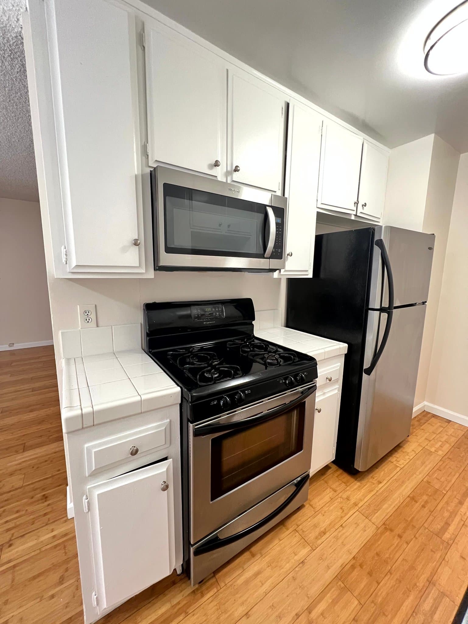 Los Angeles Apartment: 1317 S Bundy Dr