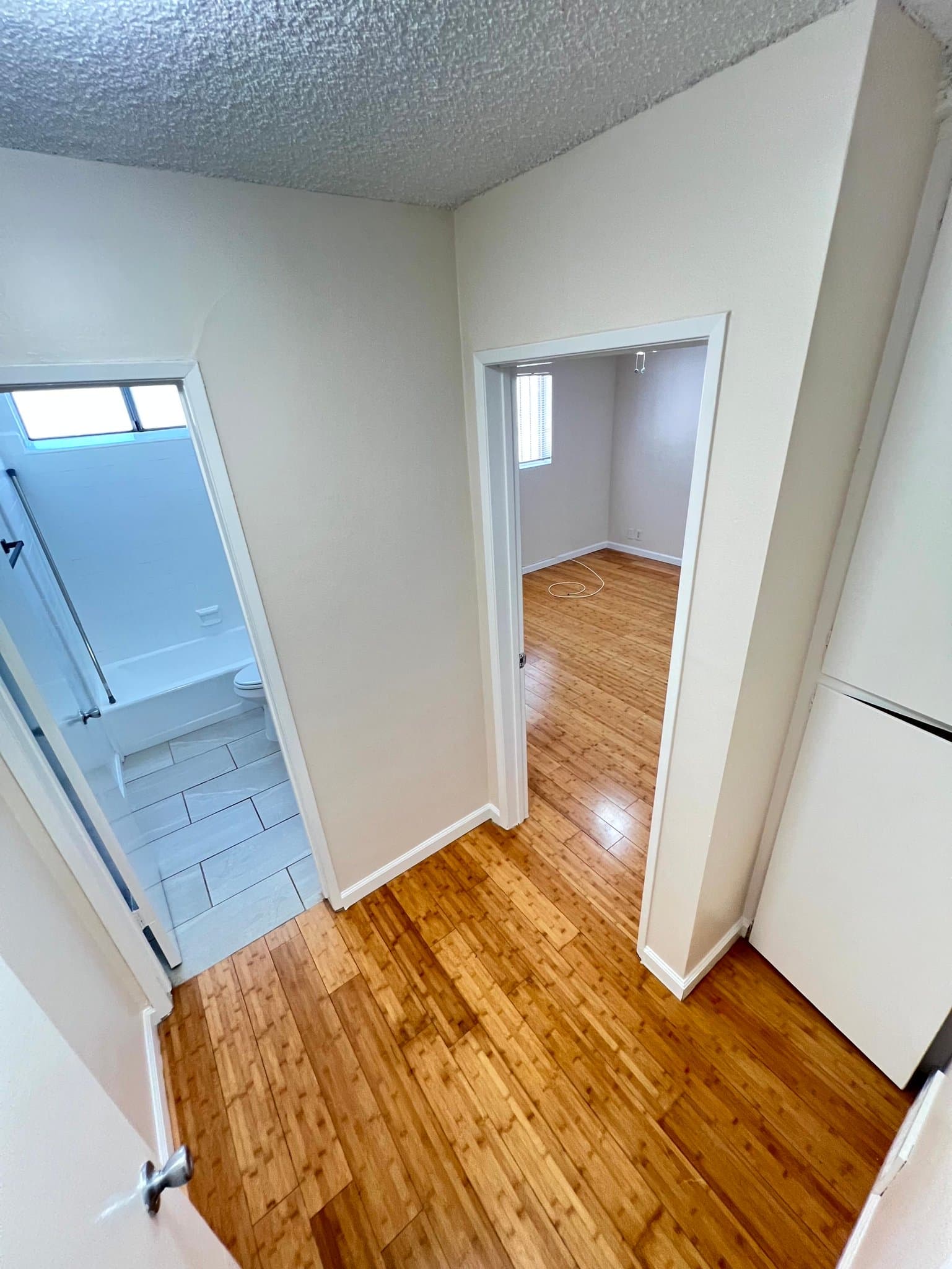 Los Angeles Apartment: 1317 S Bundy Dr