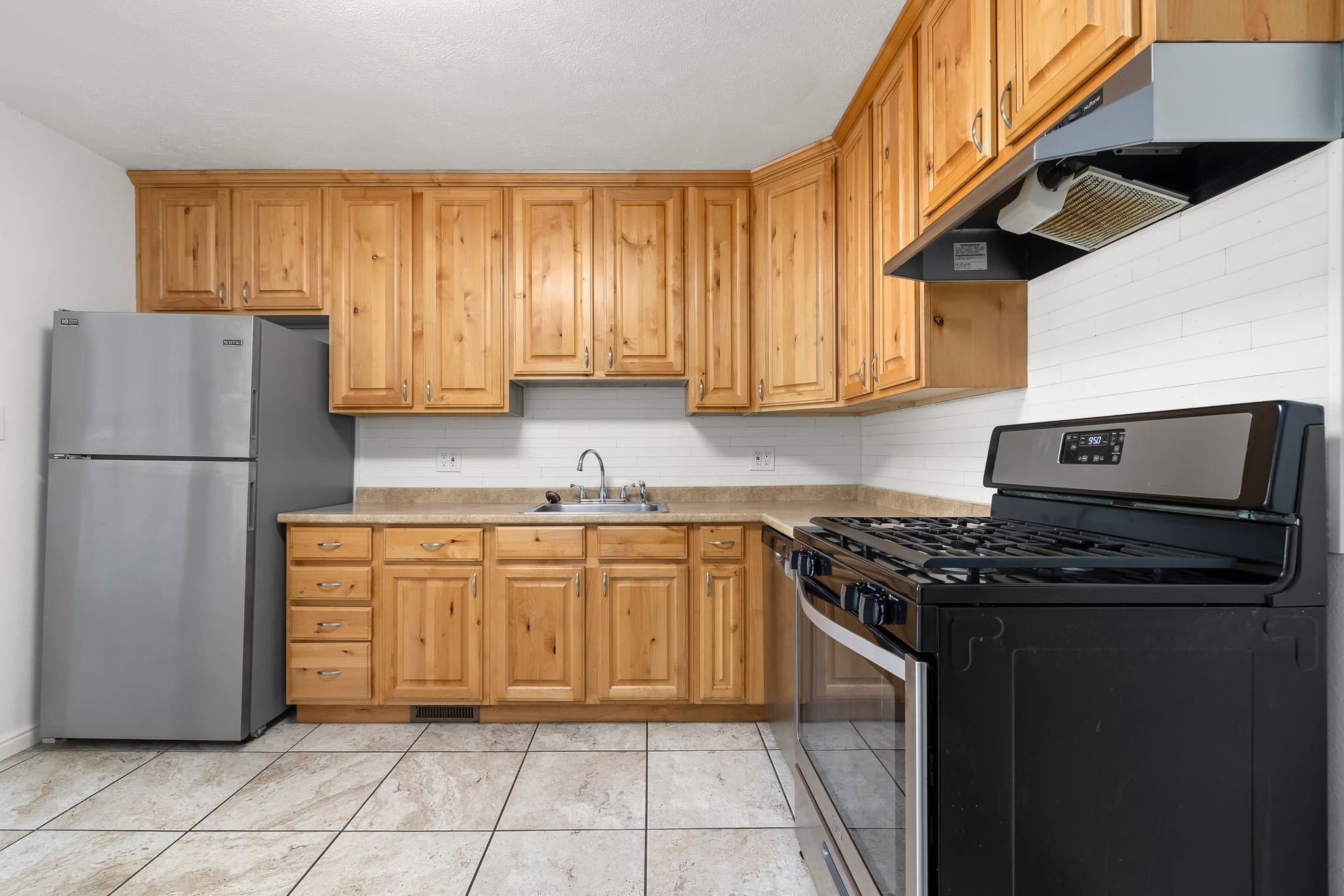 West Valley City Apartment: 3911 S 3200 W Unit C