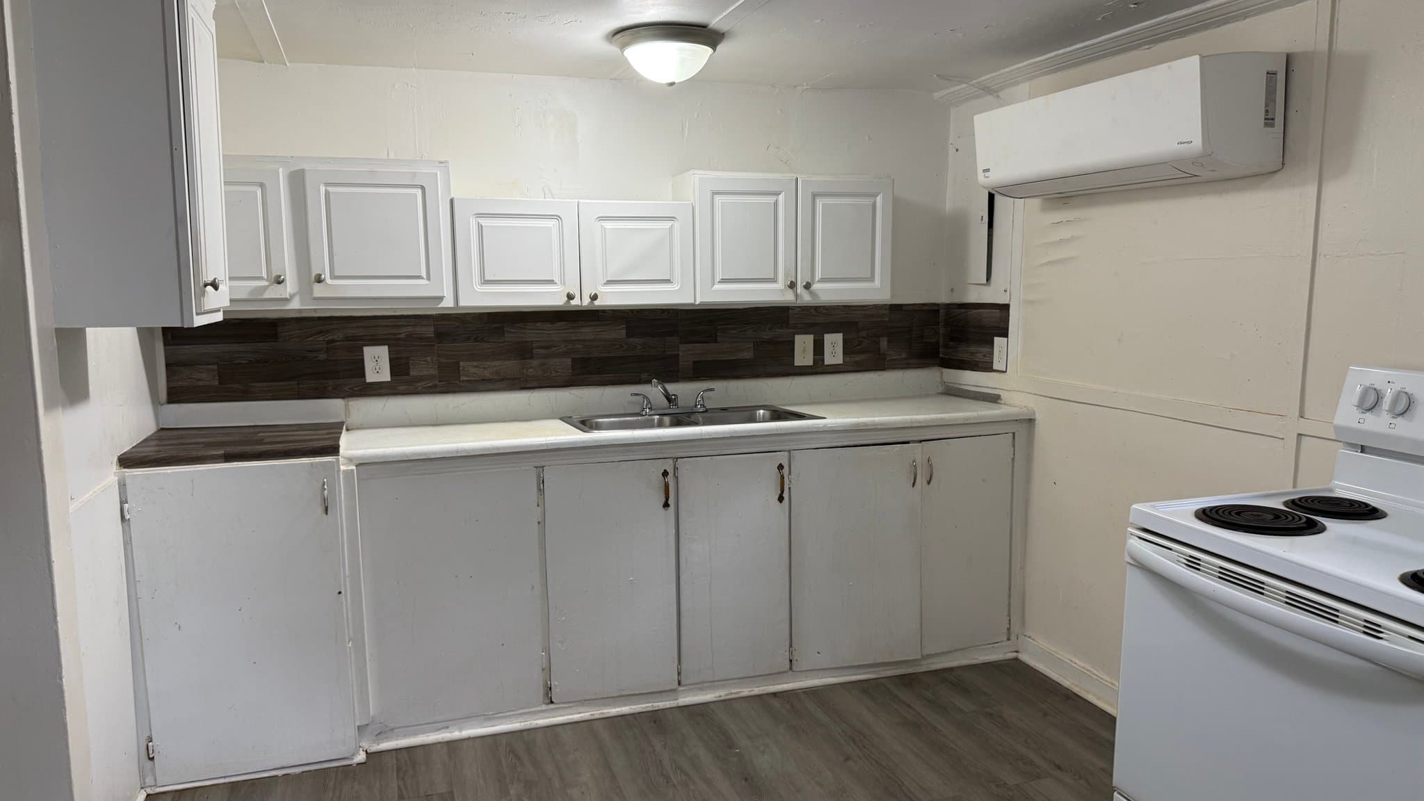 Spring Lake Townhome: 1613 Easterling Dr