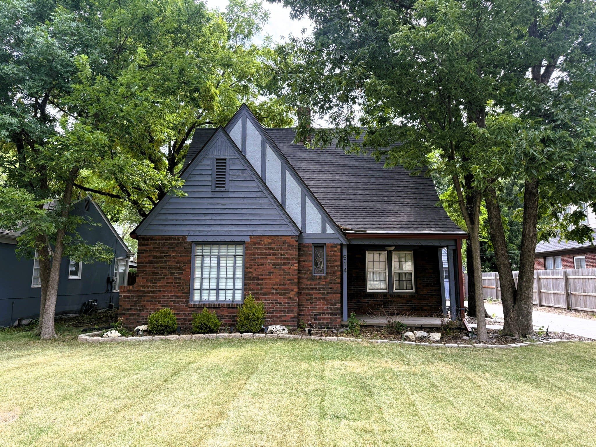 Wichita House: 514 S Crestway