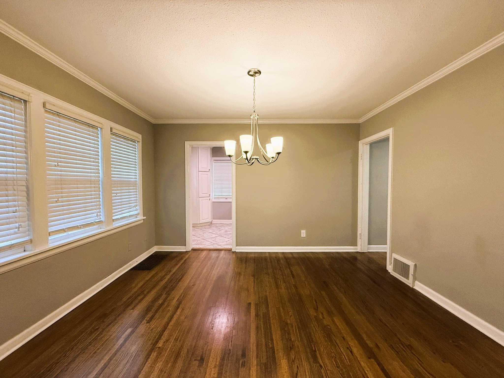 Wichita House: 514 S Crestway