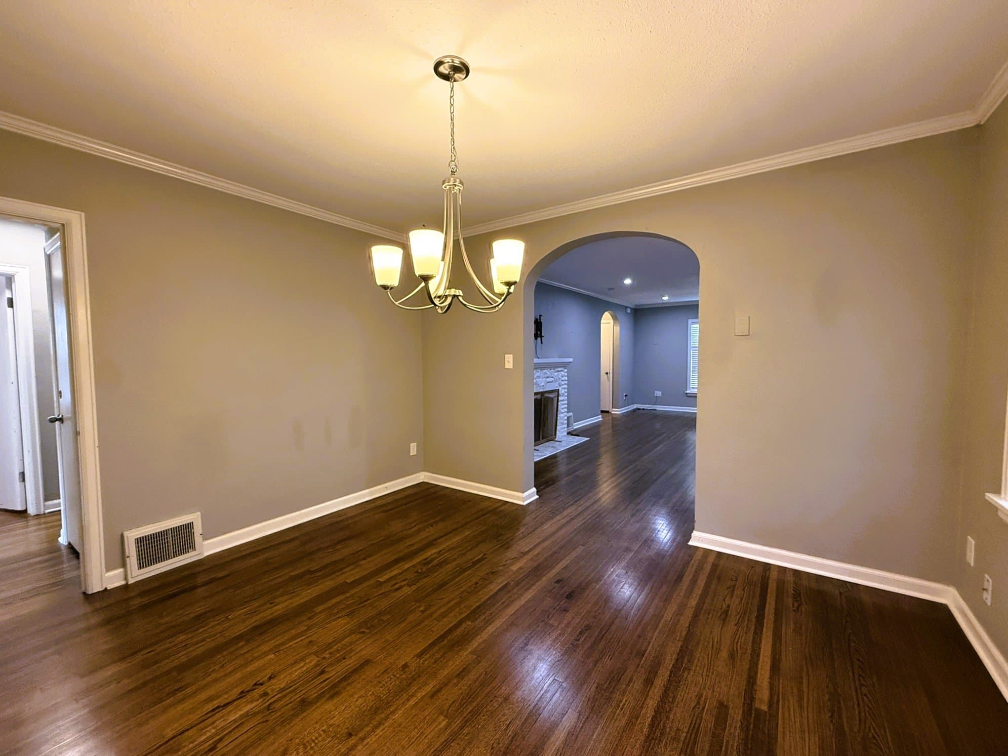 Wichita House: 514 S Crestway