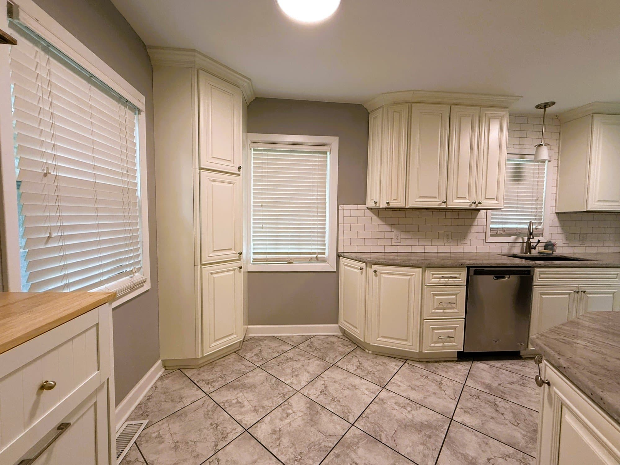 Wichita House: 514 S Crestway