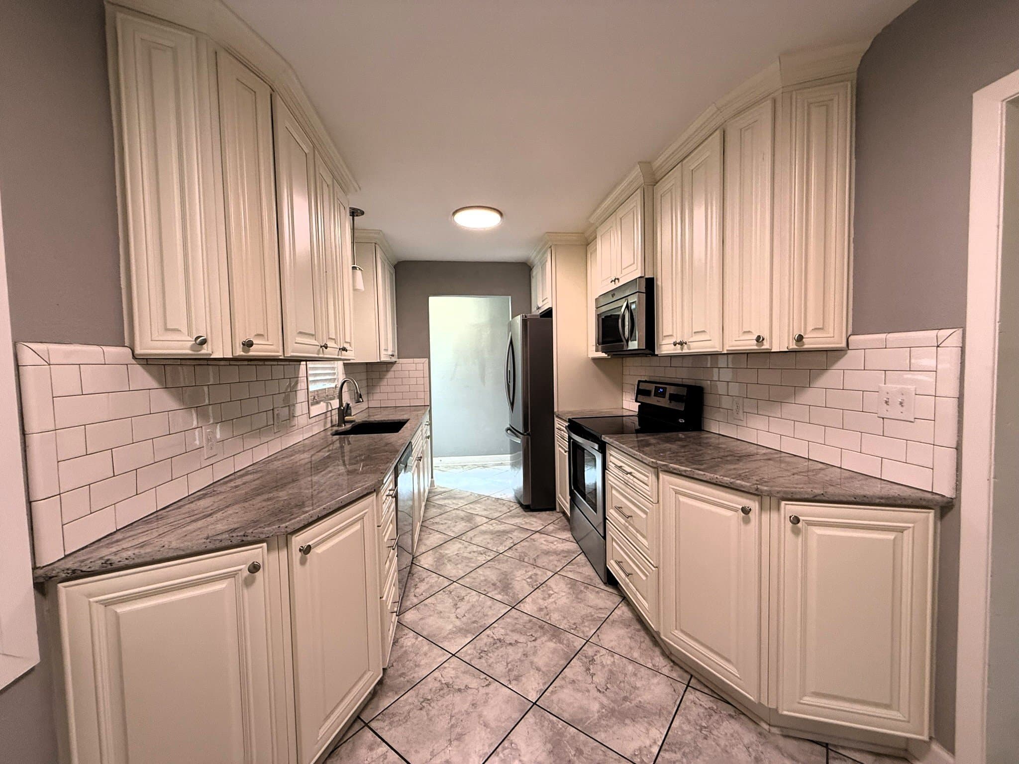 Wichita House: 514 S Crestway