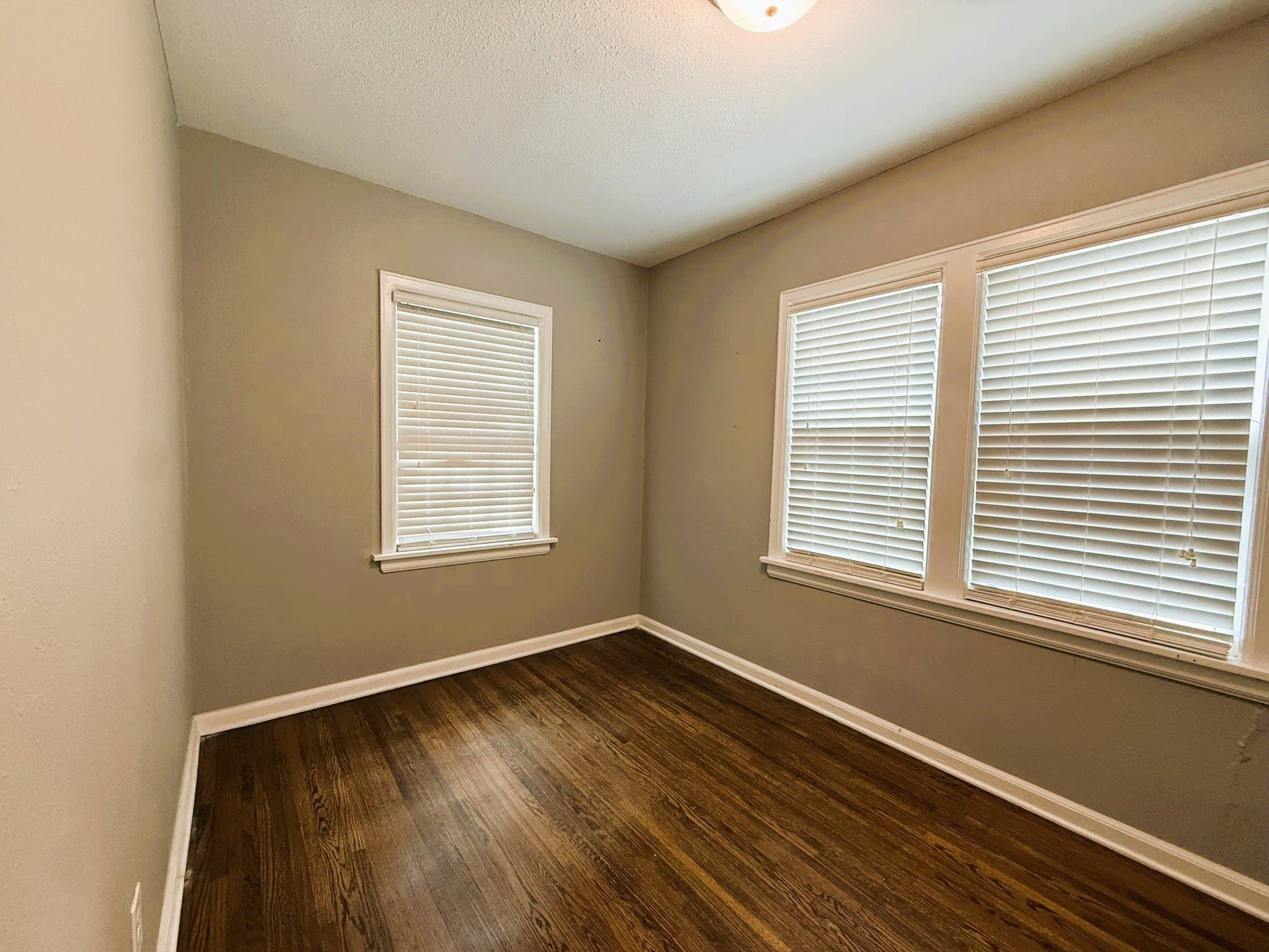 Wichita House: 514 S Crestway