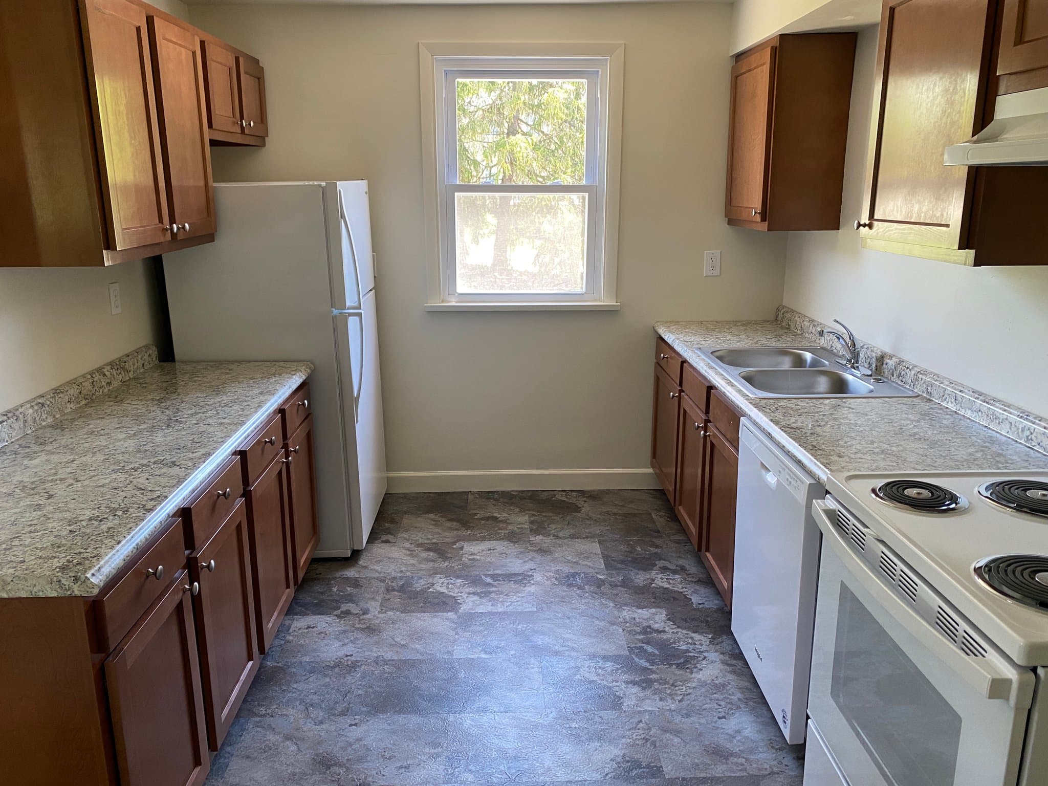 Irwin Townhome: 619 Robbins Station Road