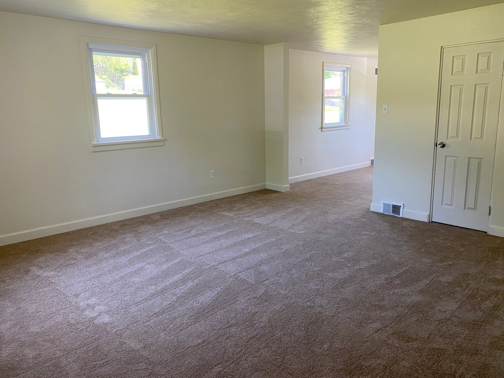 Irwin Townhome: 619 Robbins Station Road