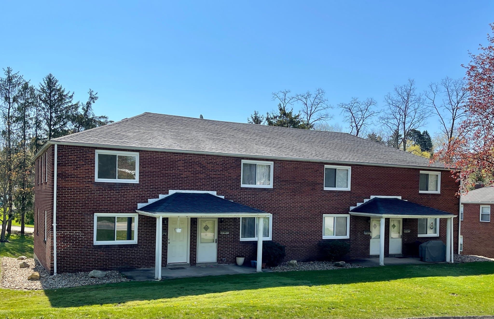 Irwin Townhome: 619 Robbins Station Road