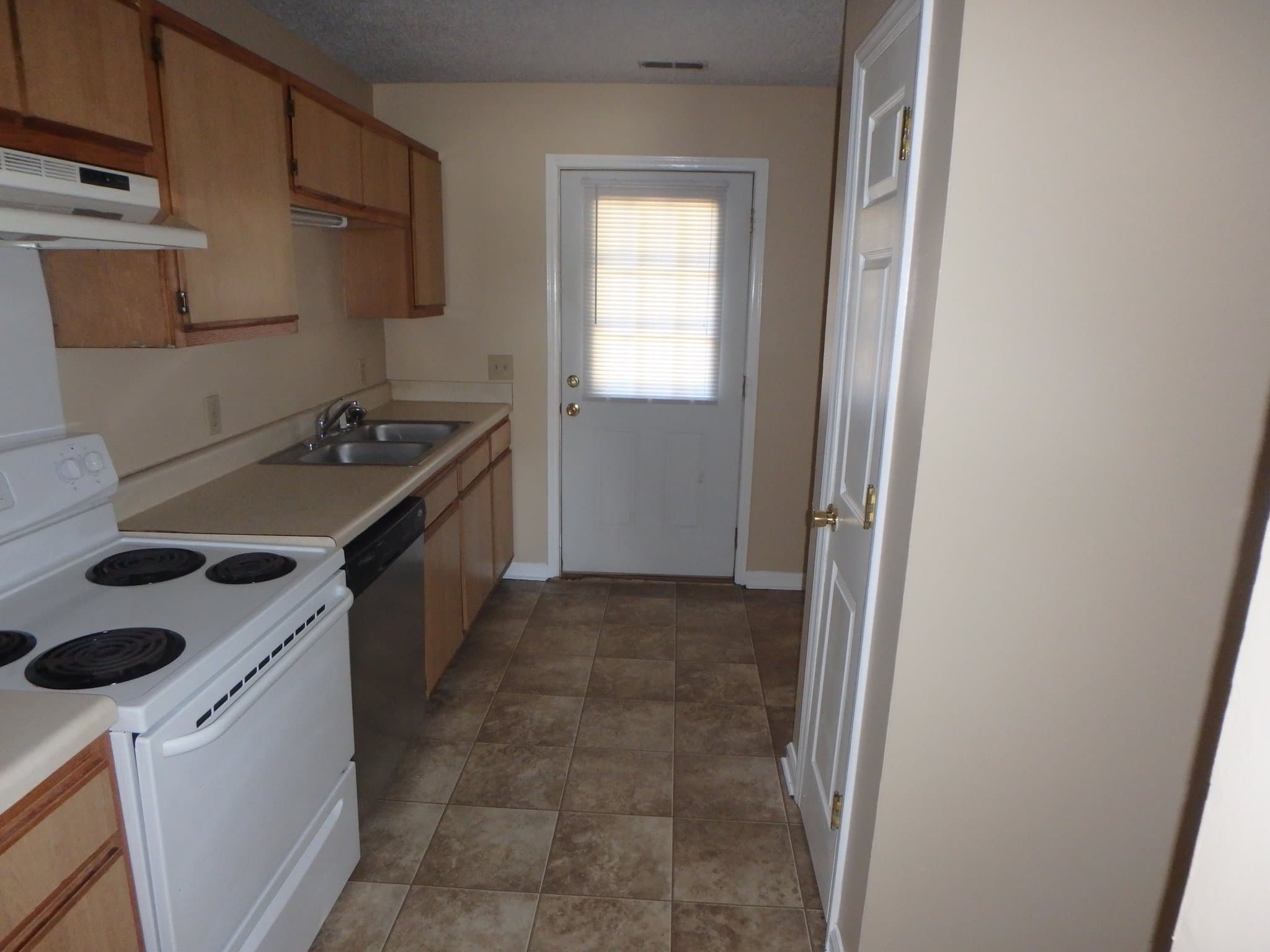 winterville Apartment: 704 Patton CIrcle Dr.