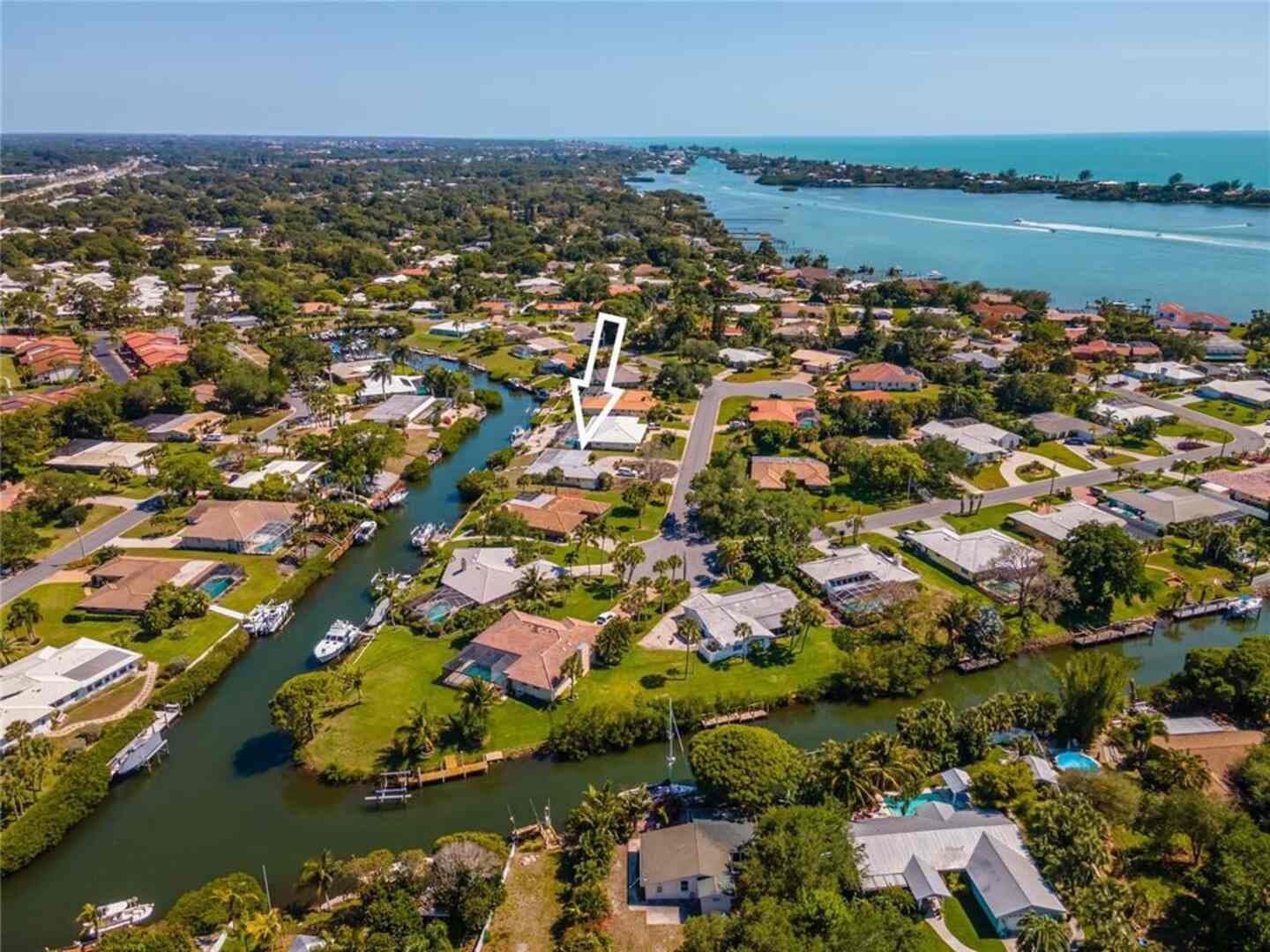 Nokomis House: 424 Bellini Circle