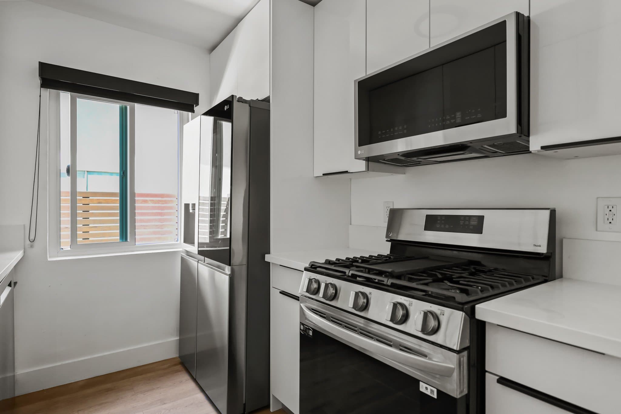 Los Angeles Apartment: 2034 s Garth Avenue