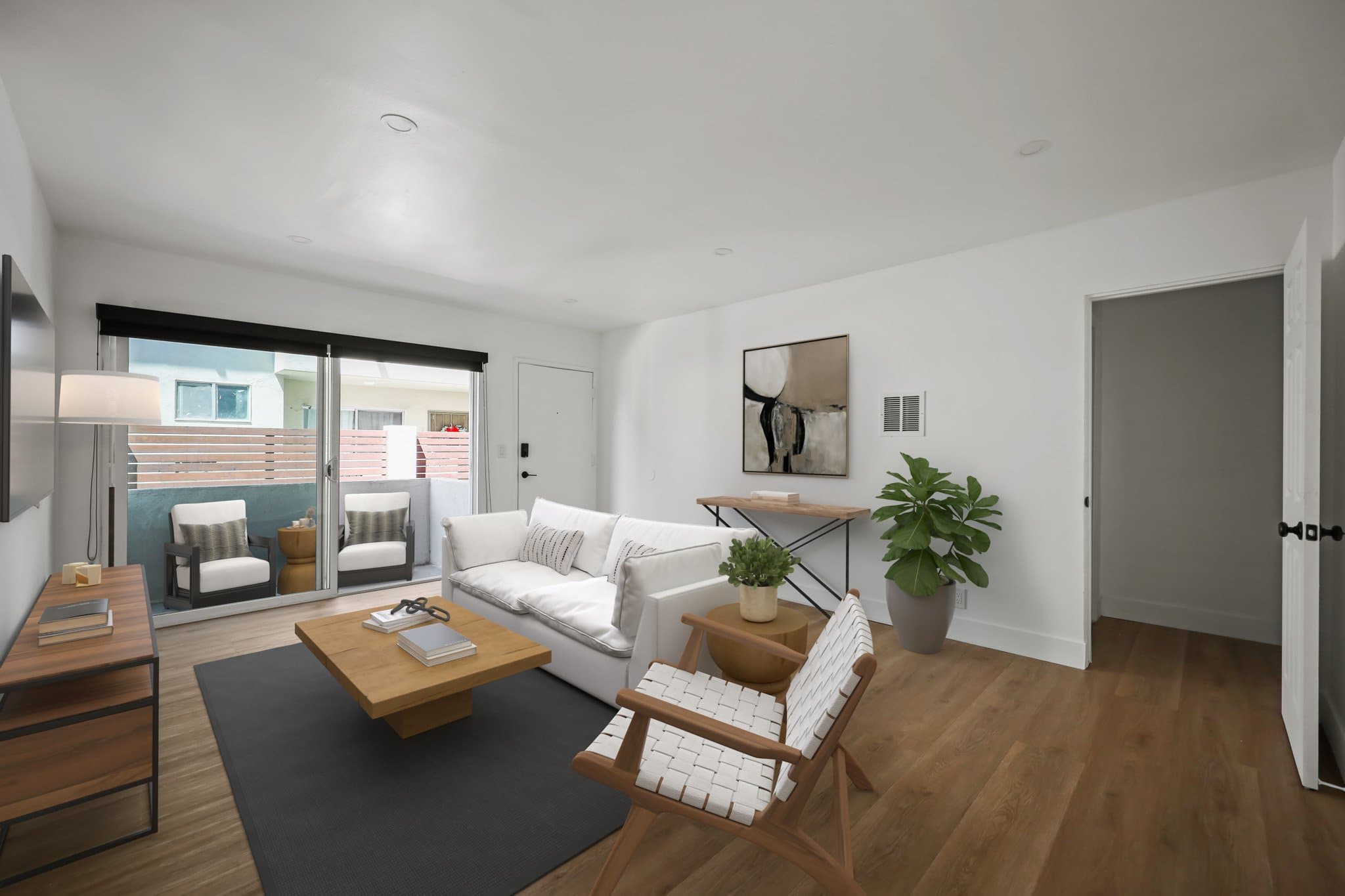 Los Angeles Apartment: 2034 s Garth Avenue