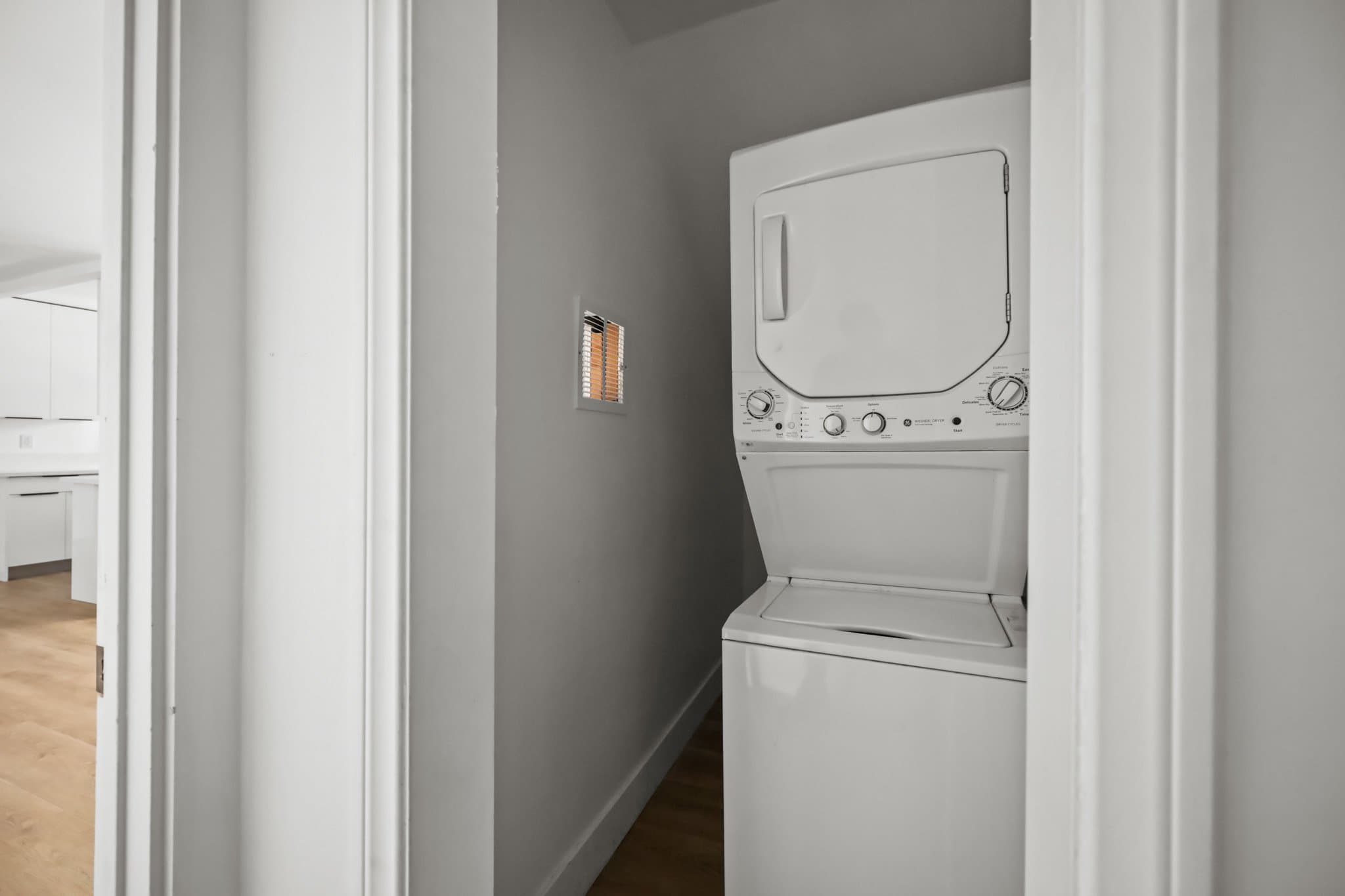 Los Angeles Apartment: 2034 s Garth Avenue