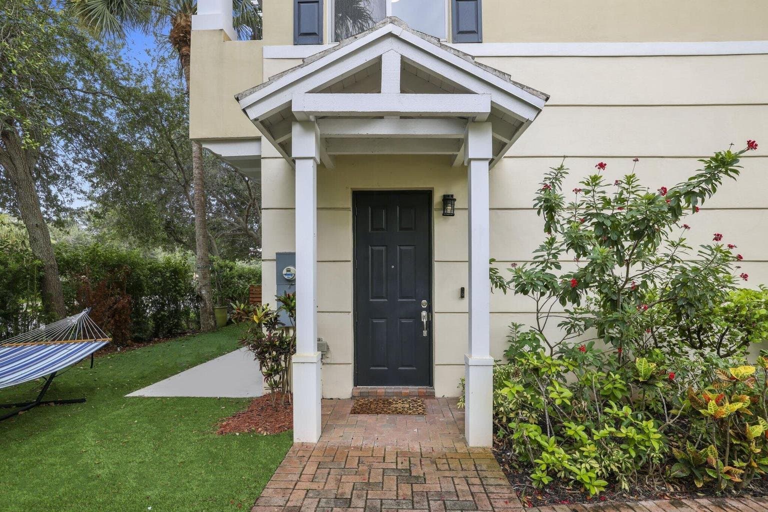 Boca Raton Townhome: 616 NW 38th Circle