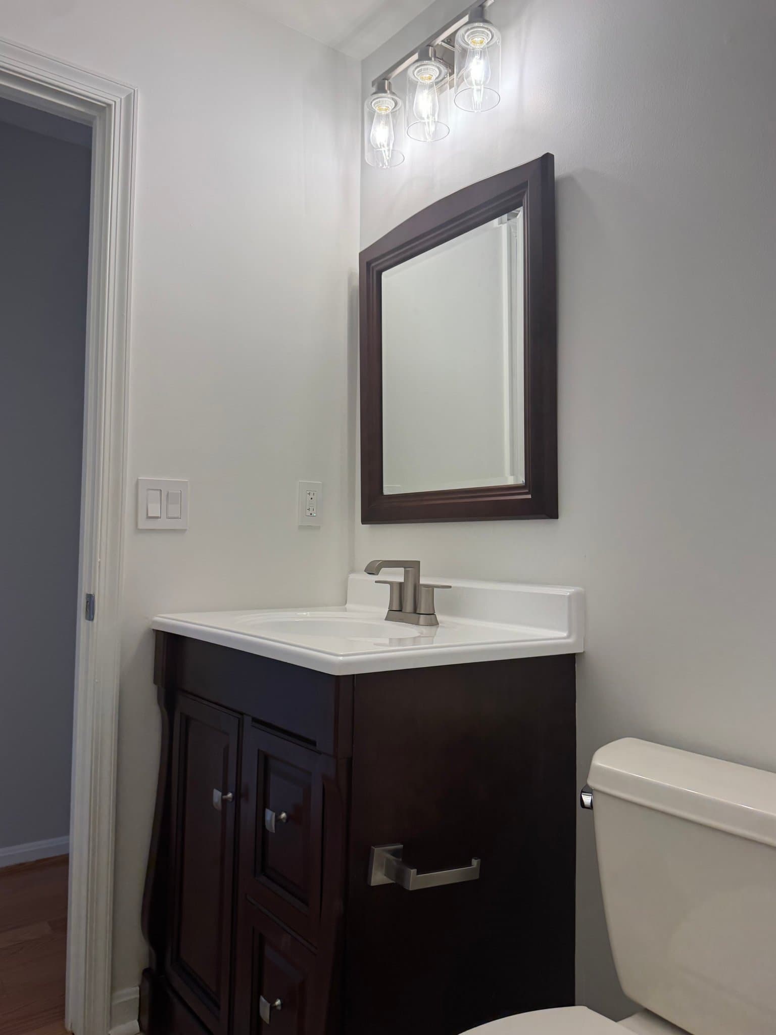 Severn House: 7420 Merrimusic Cir