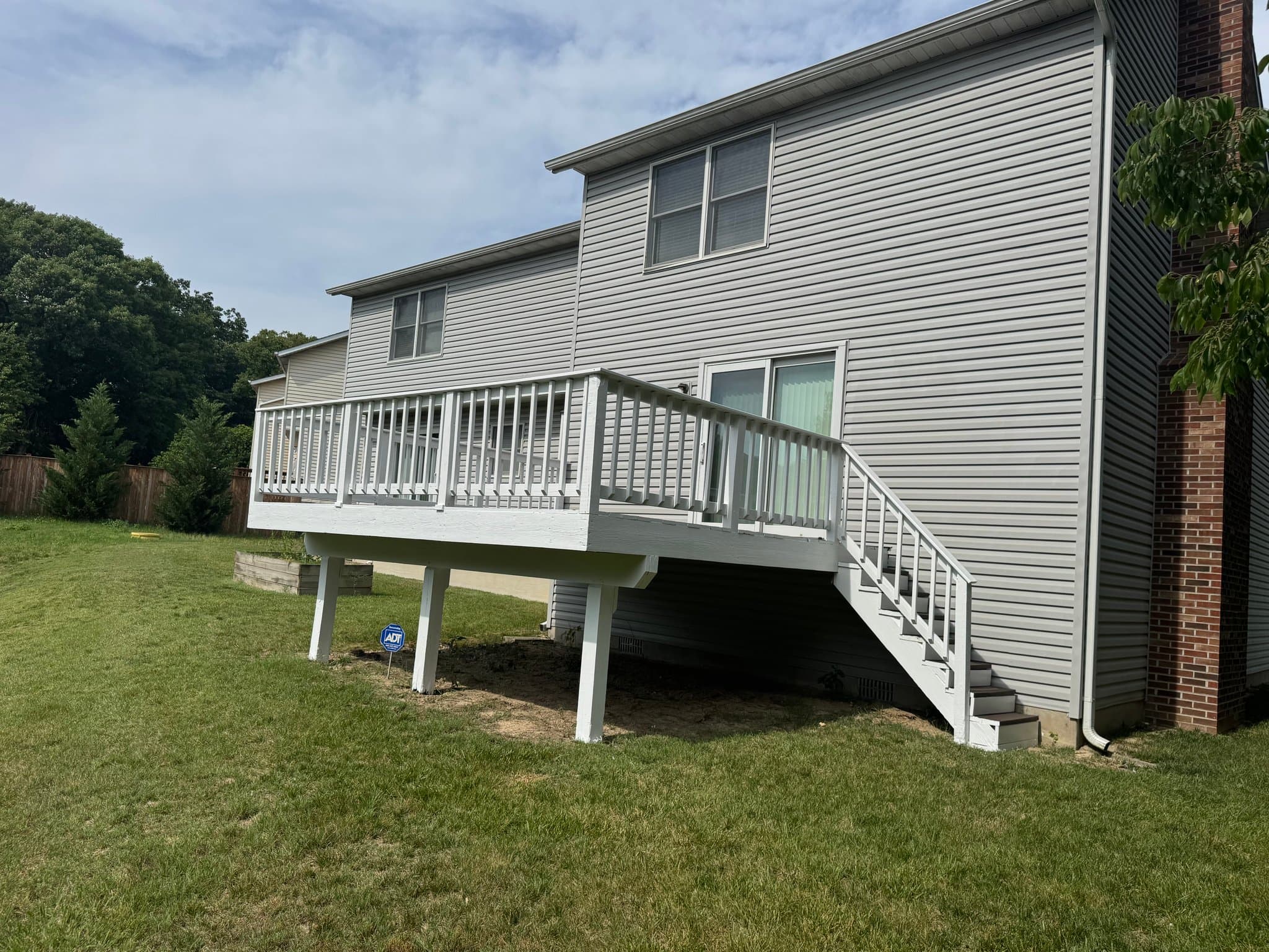 Severn House: 7420 Merrimusic Cir
