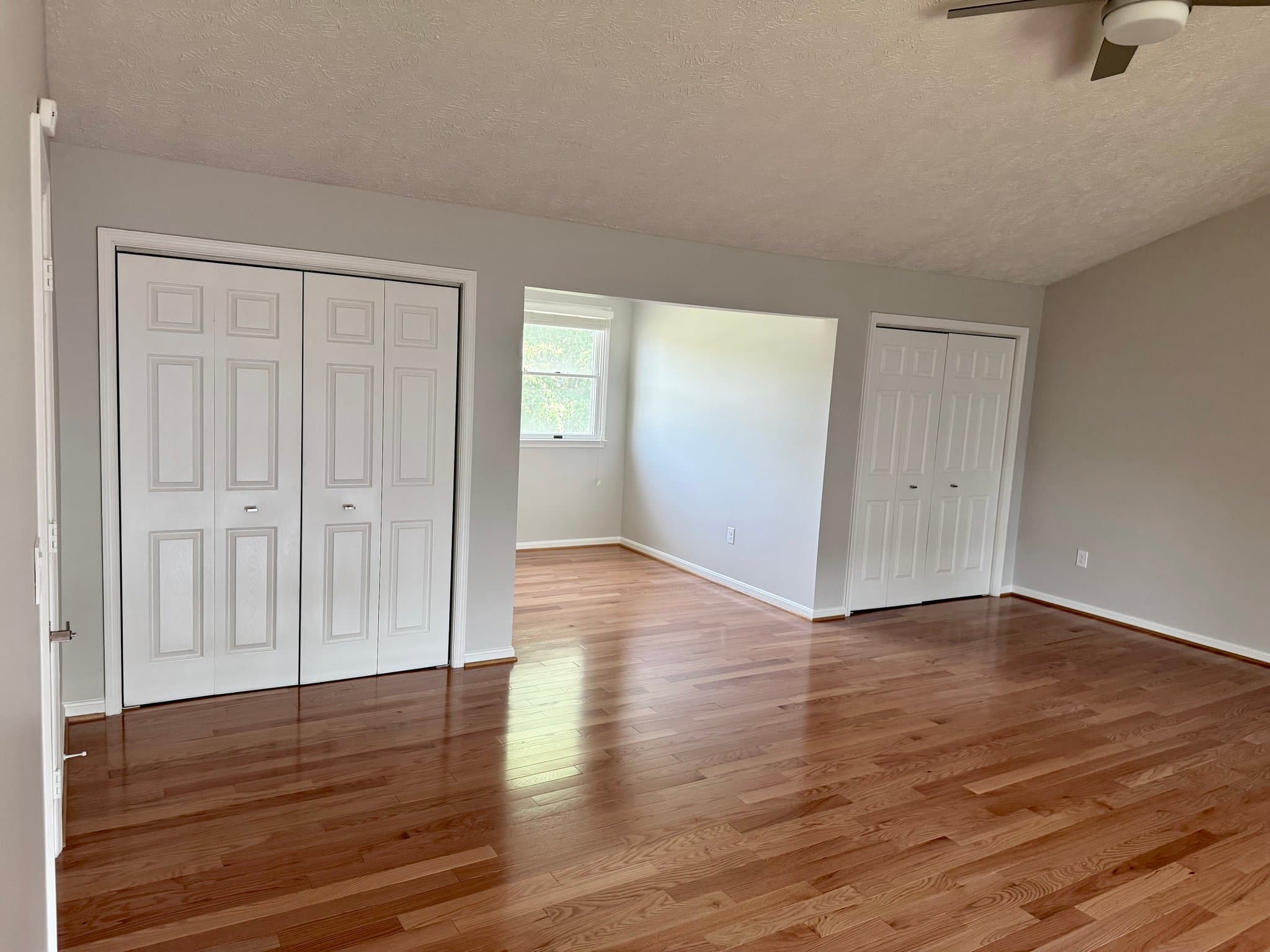 Severn House: 7420 Merrimusic Cir