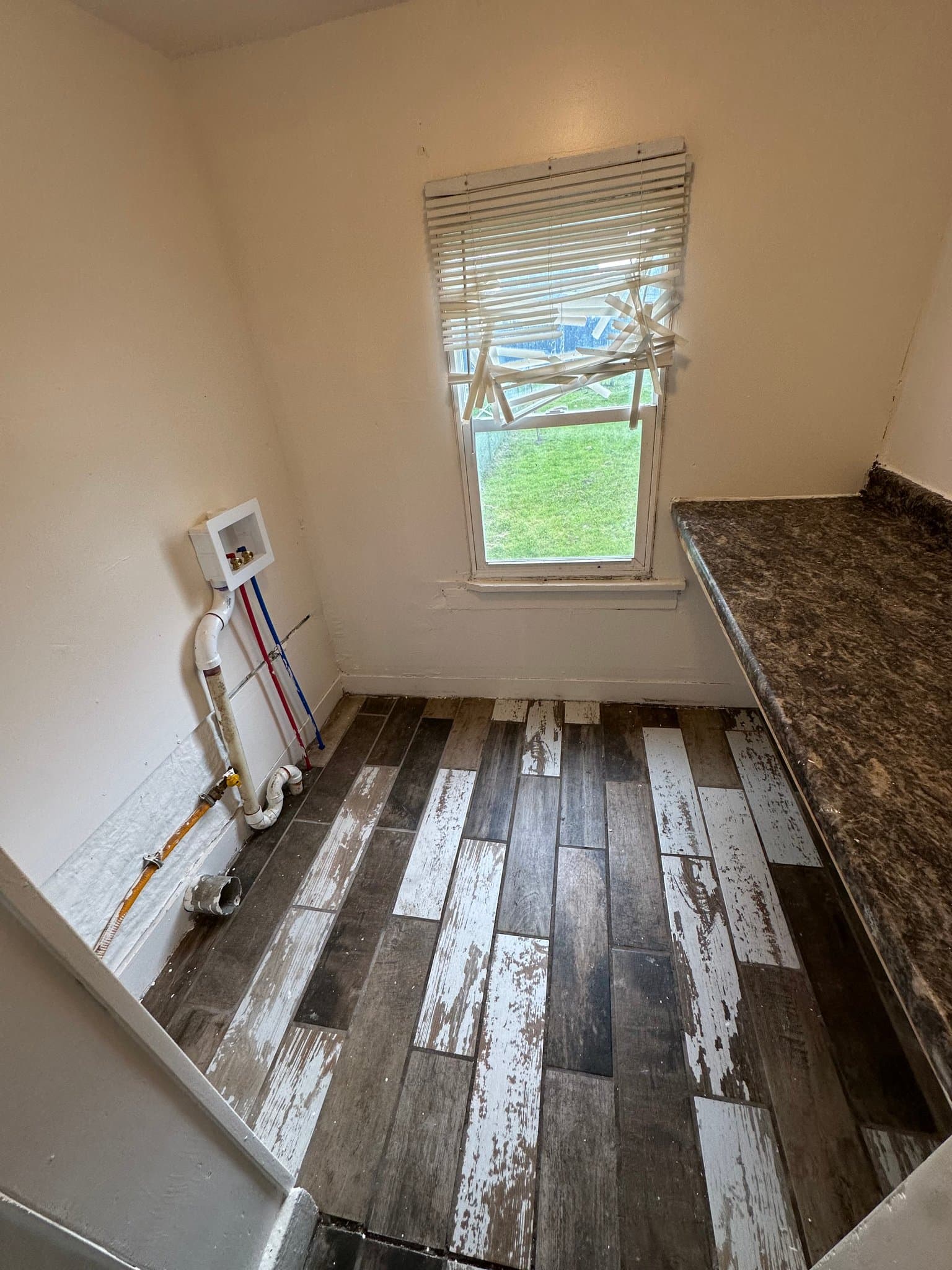 Peoria House: 2315 N Ellis St, Peoria, IL 61604