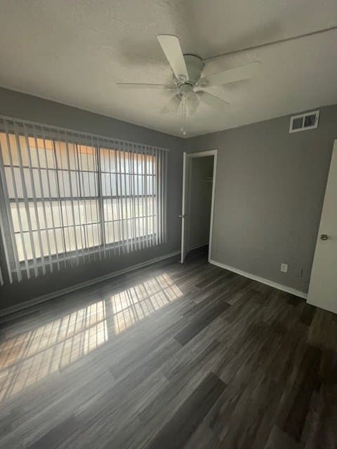 Garland Apartment: 2900 South Fifth Street #31