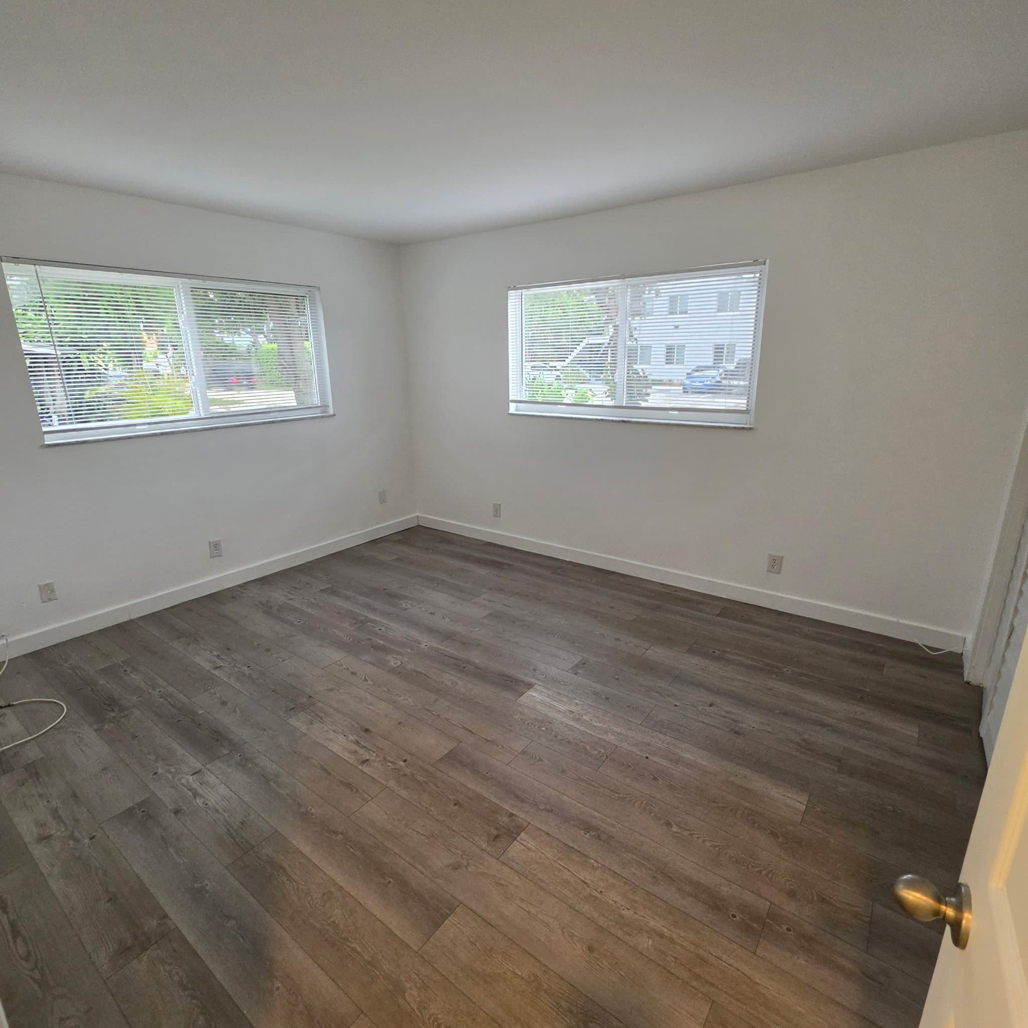 Hollywood Apartment: 1638 Dewey st