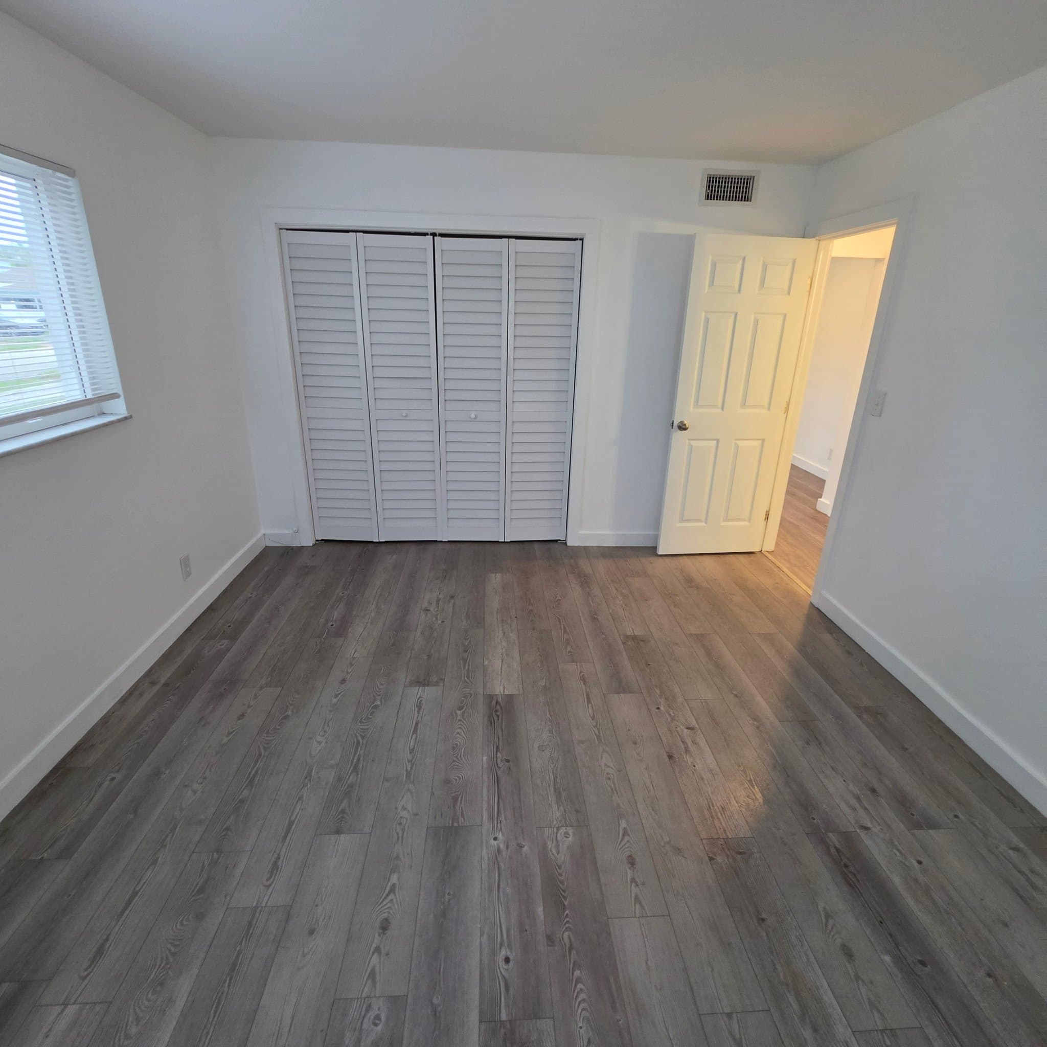 Hollywood Apartment: 1638 Dewey st