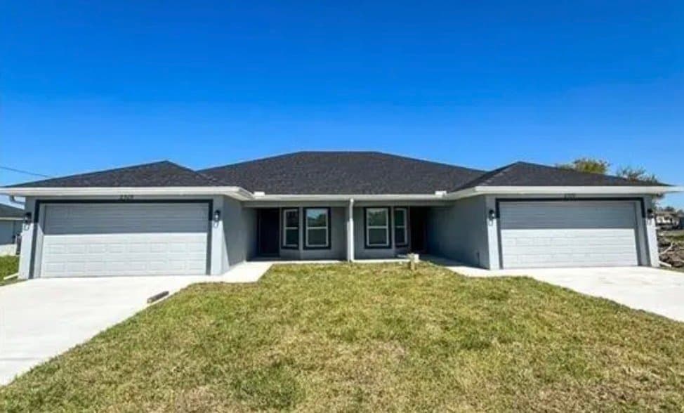 Lehigh Acres House: 2305 Dogwood Ave