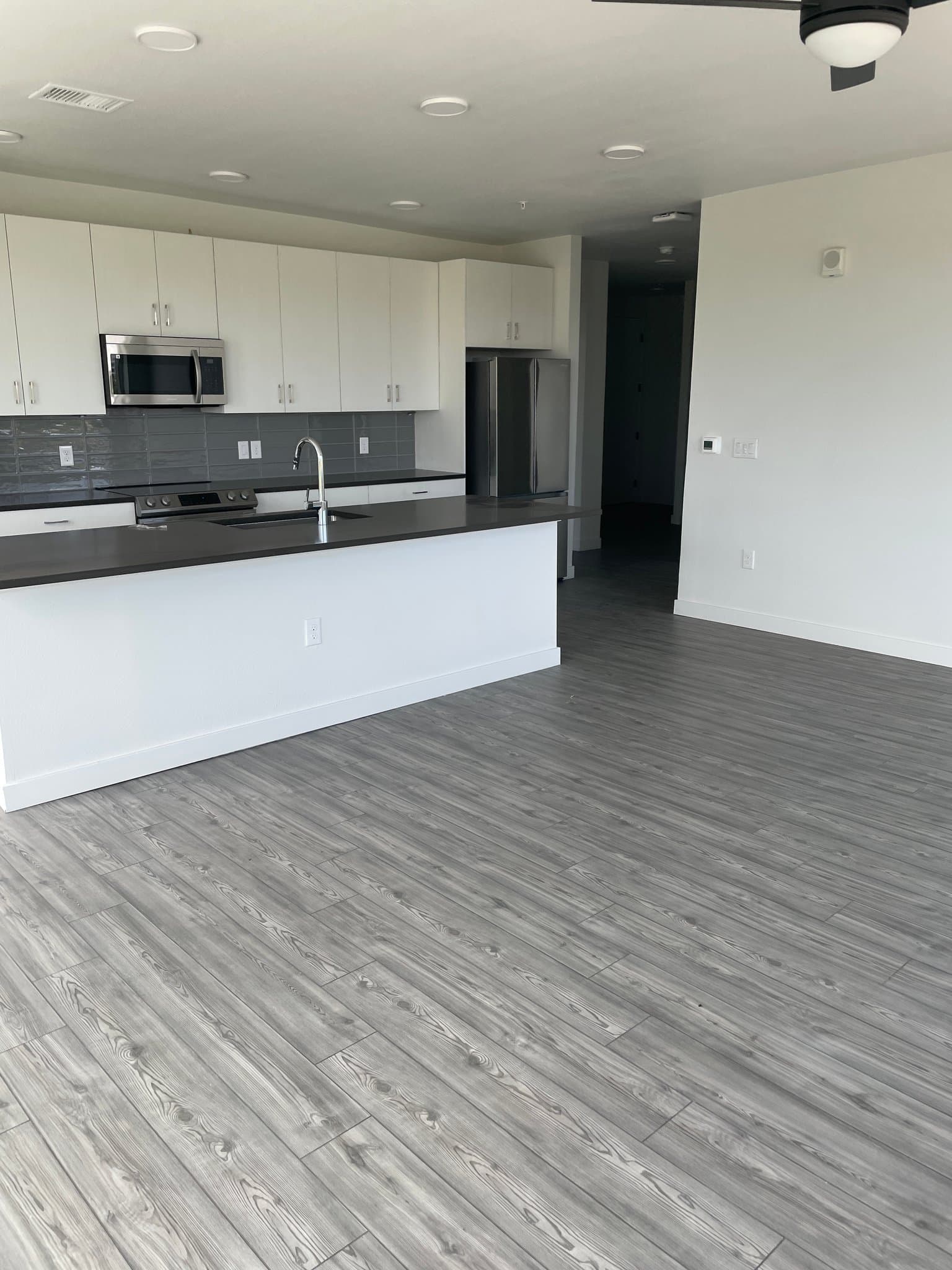 Aurora Single Room: 12600 E Colfax Ave