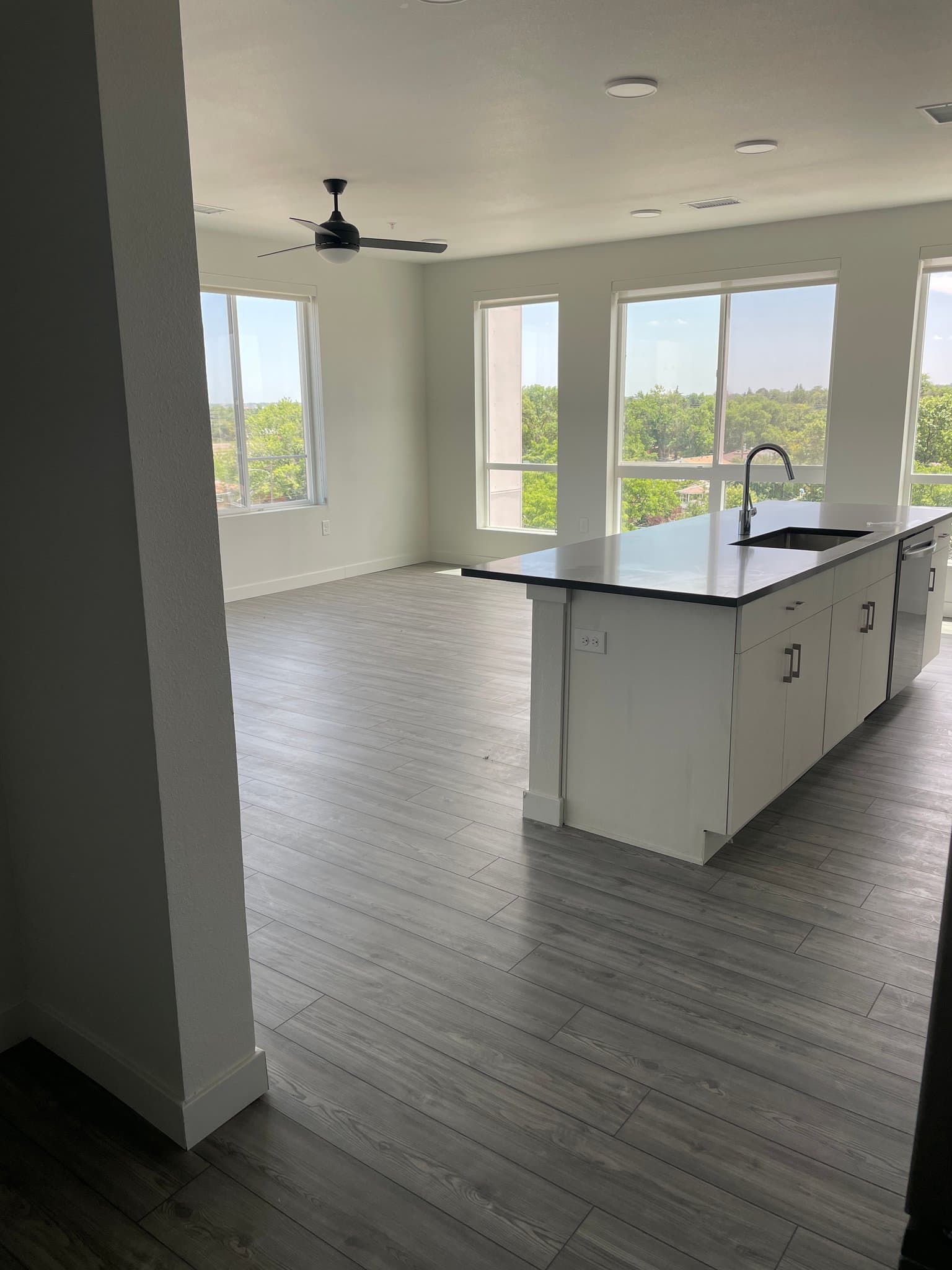 Aurora Single Room: 12600 E Colfax Ave