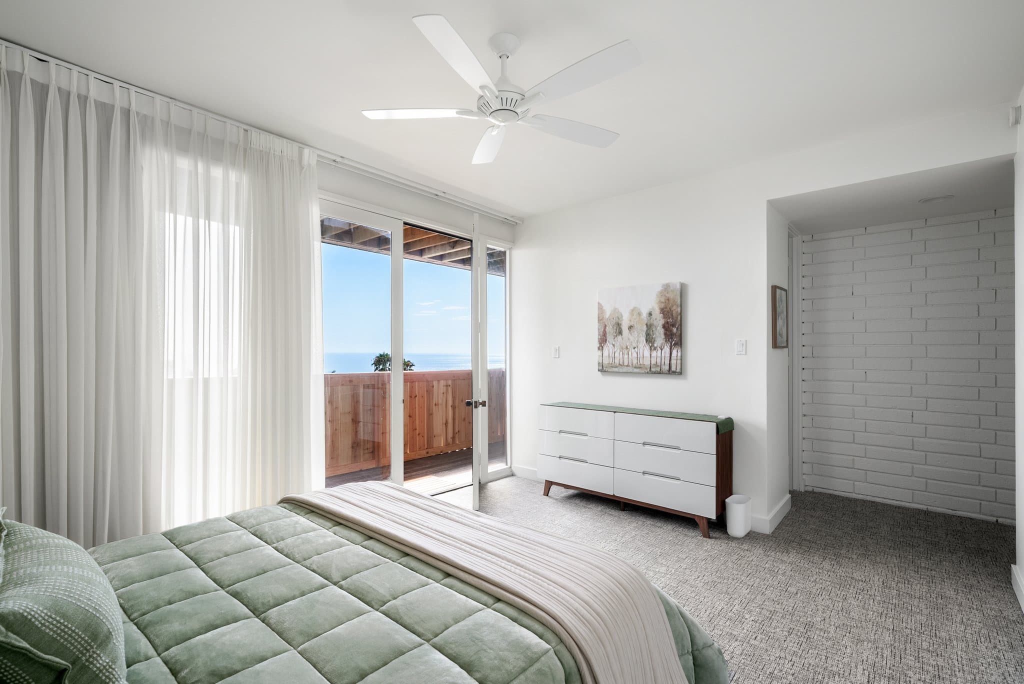 Laguna Beach Single Room: 31271 Holly Dr