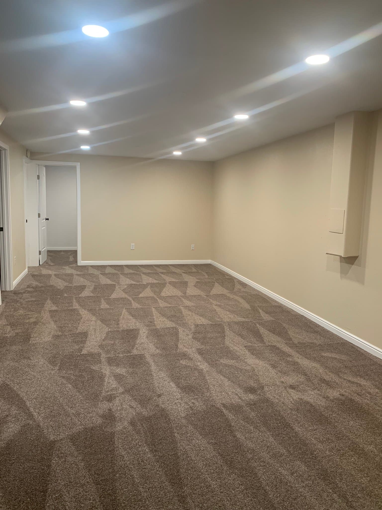 Sandy House: 9902 S Sego Lily Dr