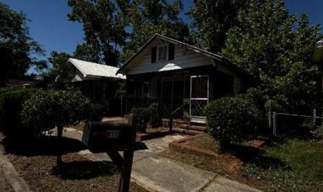 Augusta House: 1947 Ellis Street