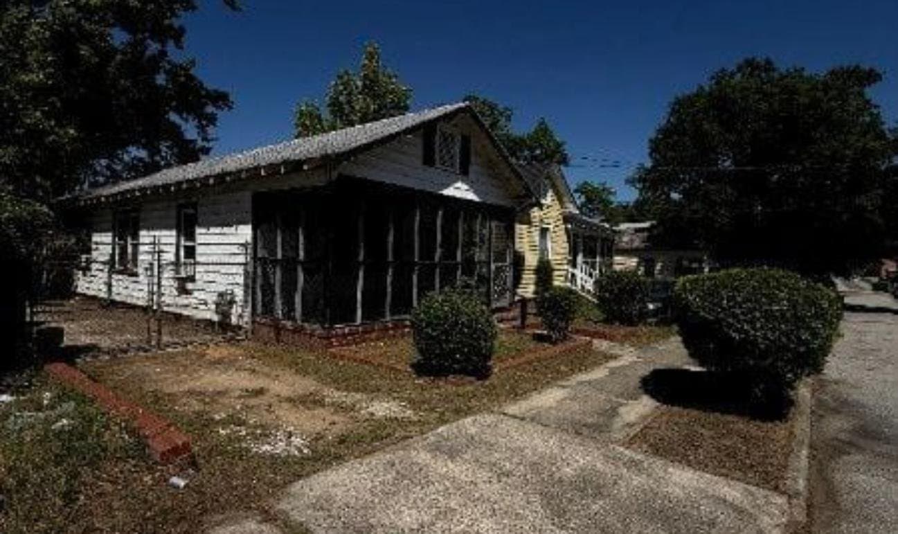 Augusta House: 1947 Ellis Street