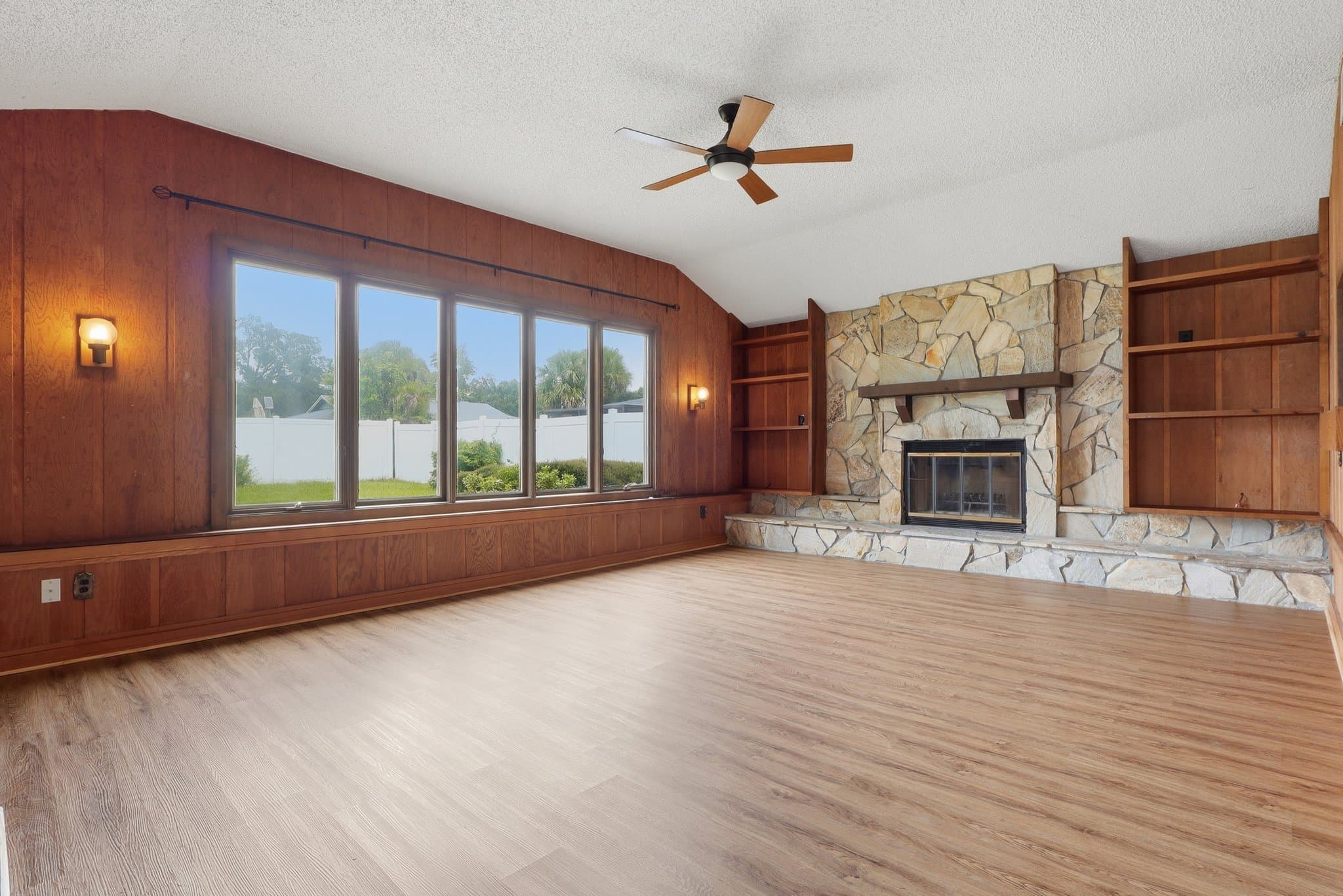 Tampa House: 14505 Farm Hills PL