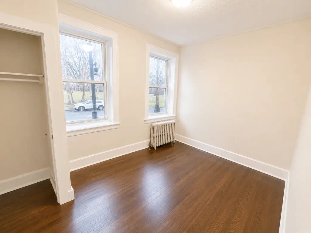 Newark Apartment: 691 Elizabeth Ave