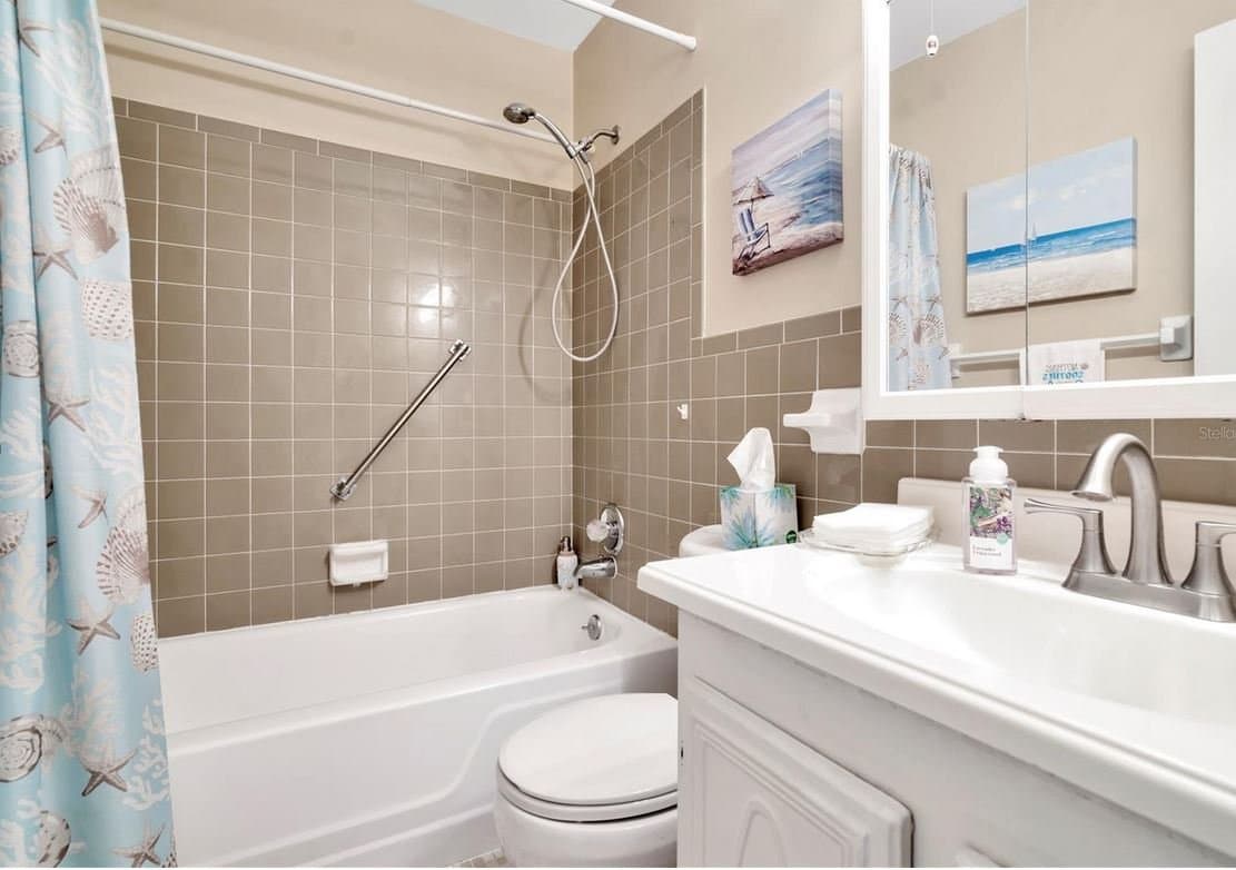 St Petersburg Apartment: 9795 122nd Ln