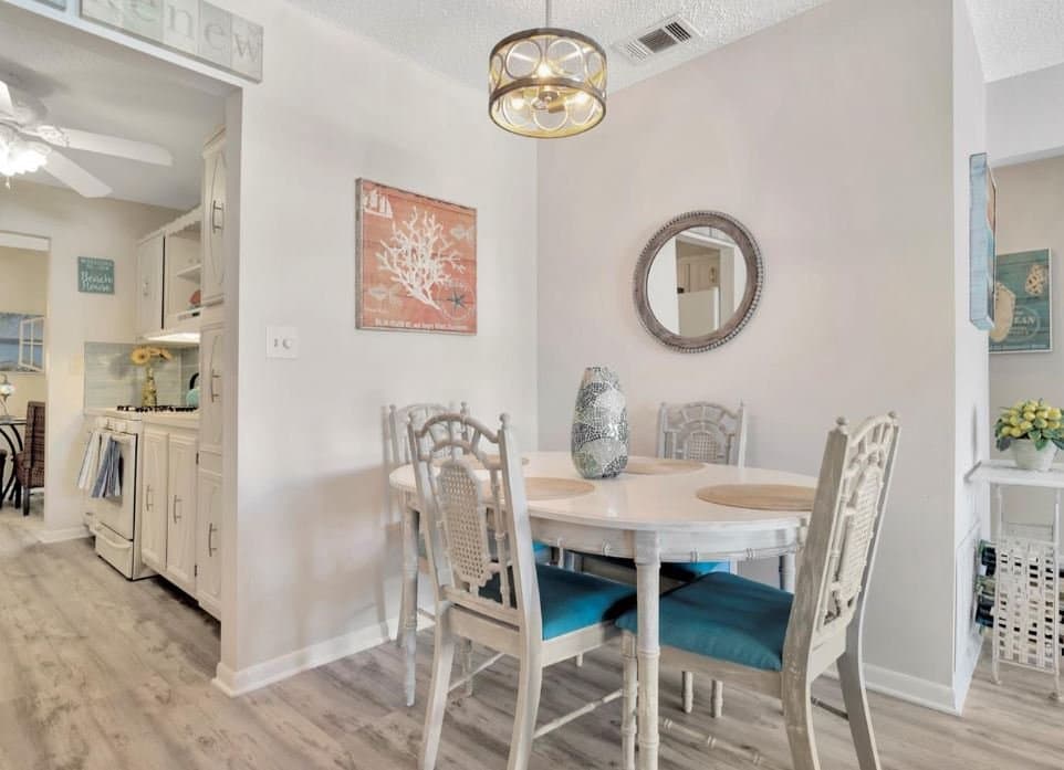 St Petersburg Apartment: 9795 122nd Ln