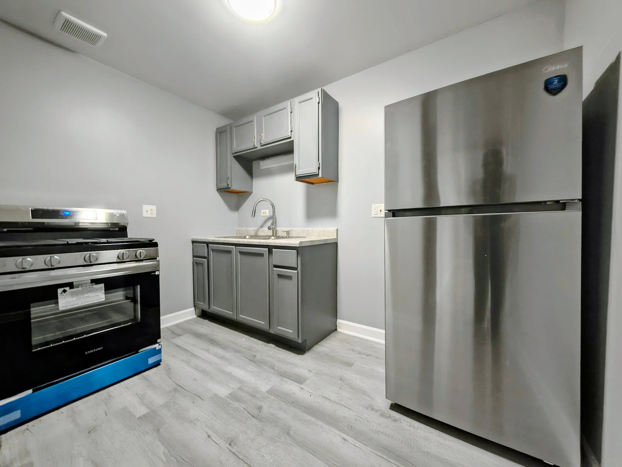 Chicago Apartment: 1850 S Karlov Ave