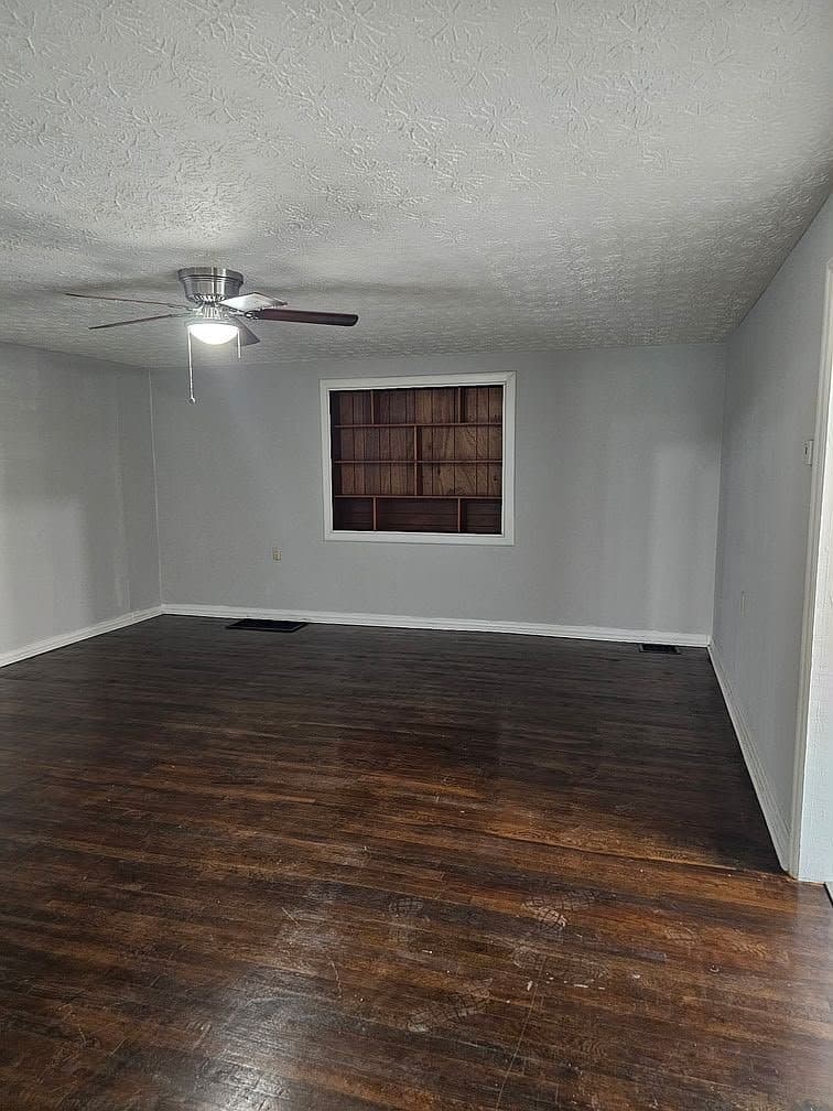 Oliver Springs Condo: 155 Midway Dr