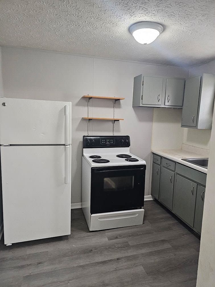 Oliver Springs Condo: 155 Midway Dr