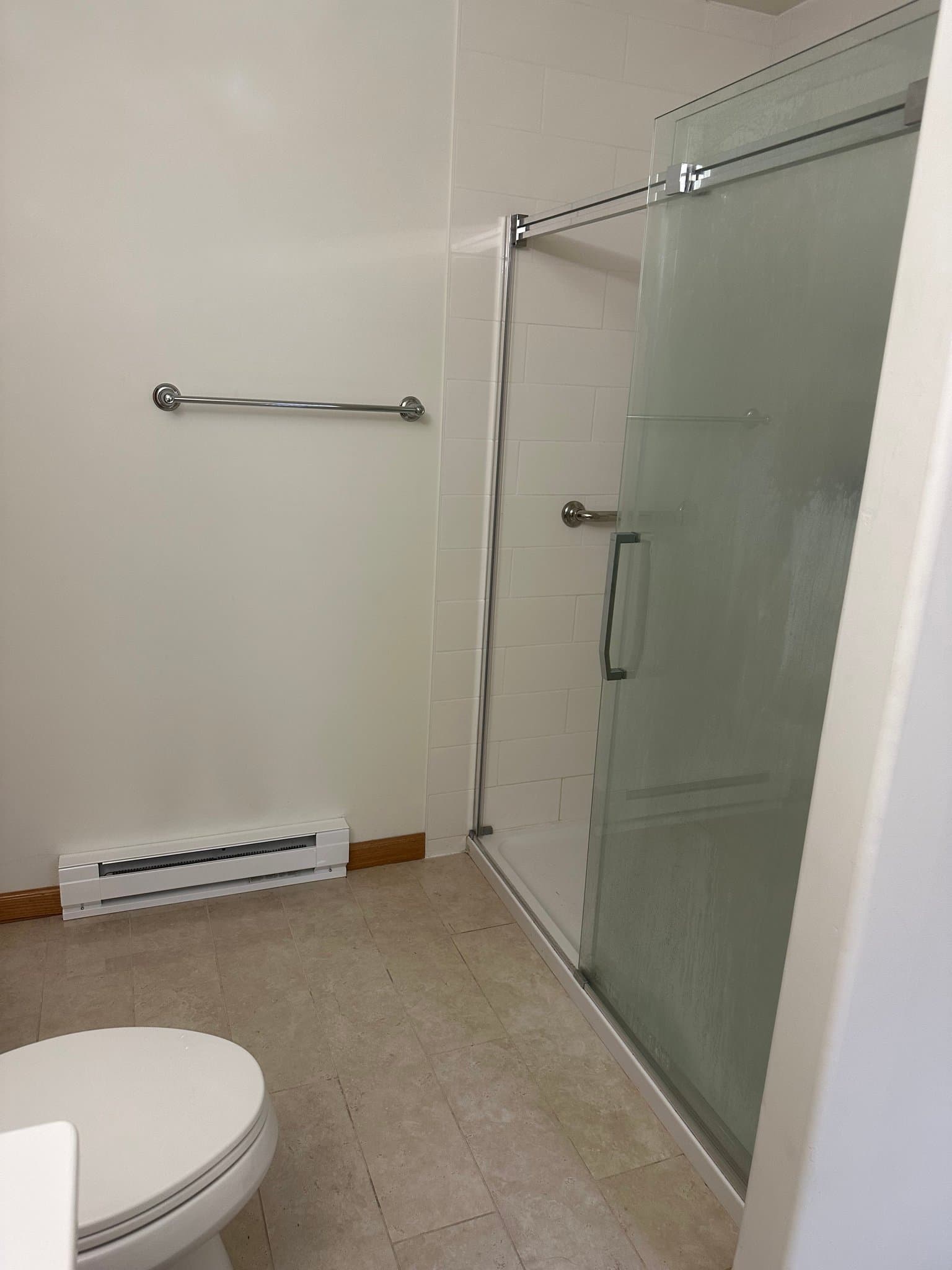 Eau Claire House: 3644 Livingston Ln