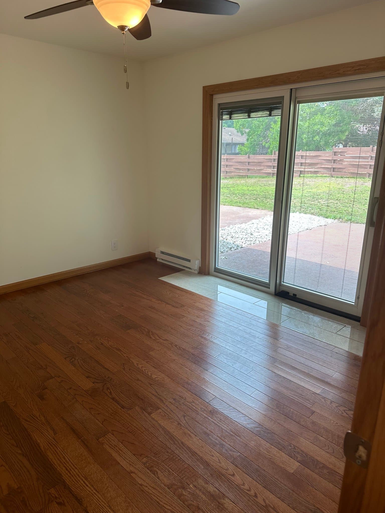 Eau Claire House: 3644 Livingston Ln