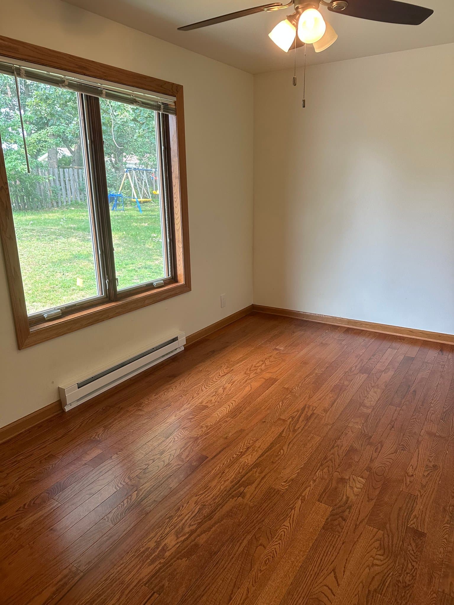 Eau Claire House: 3644 Livingston Ln
