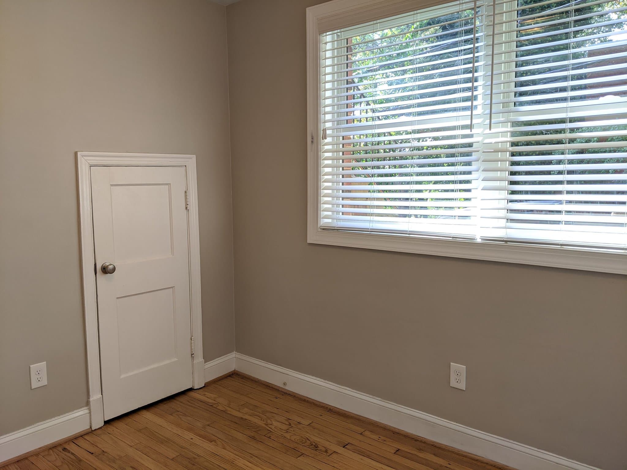Washington Apartment: 4016 Calvert St NW