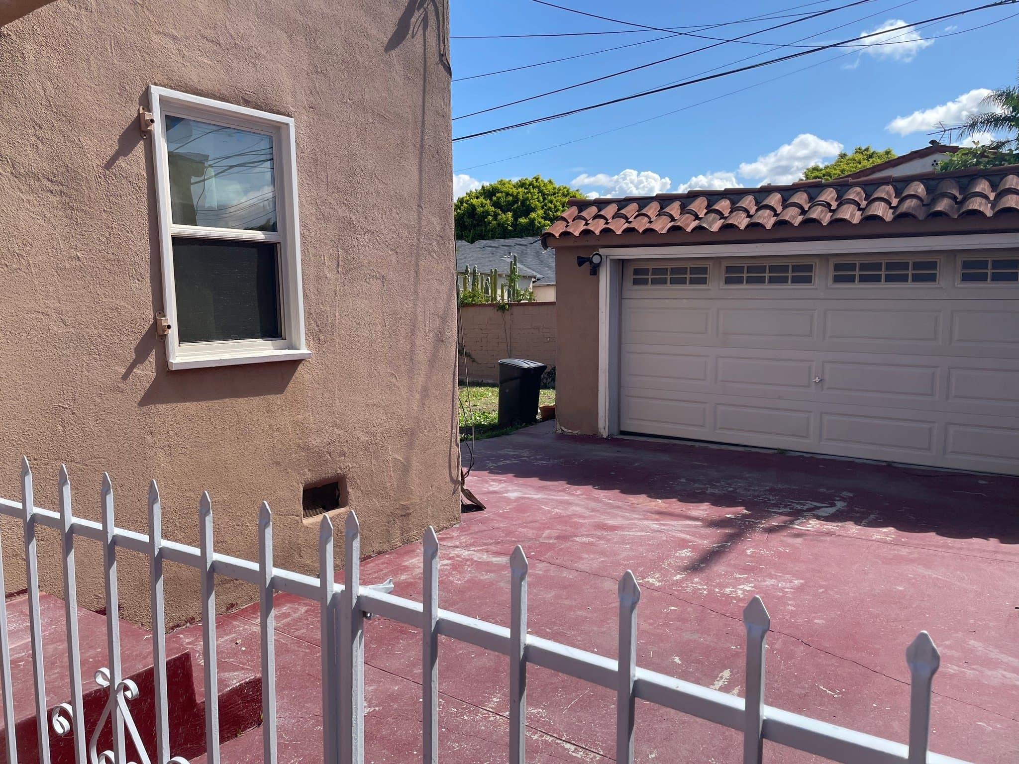 Inglewood House: 8214 S 3rd Ave