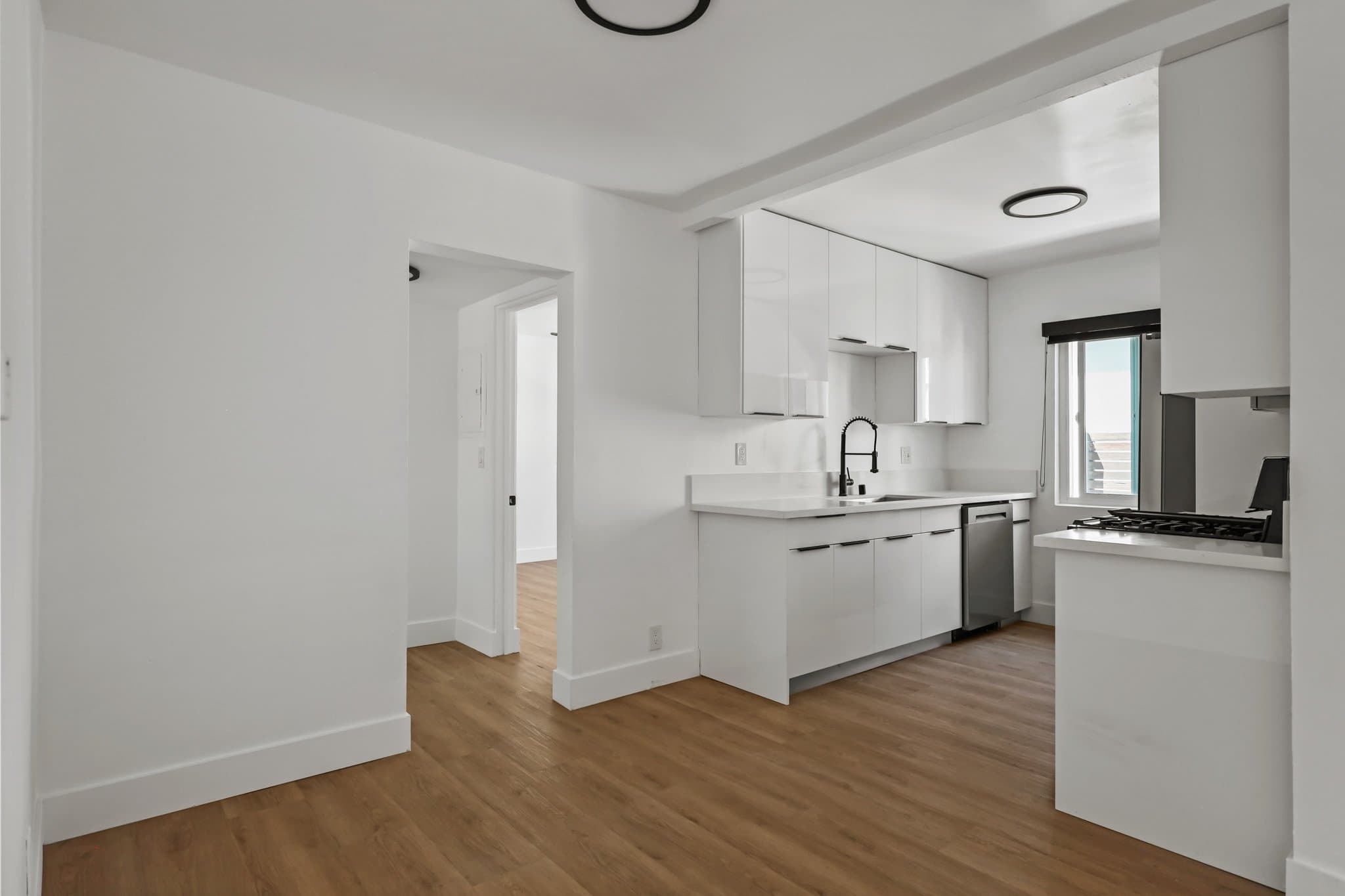 Los Angeles Apartment: 2034 s Garth Avenue