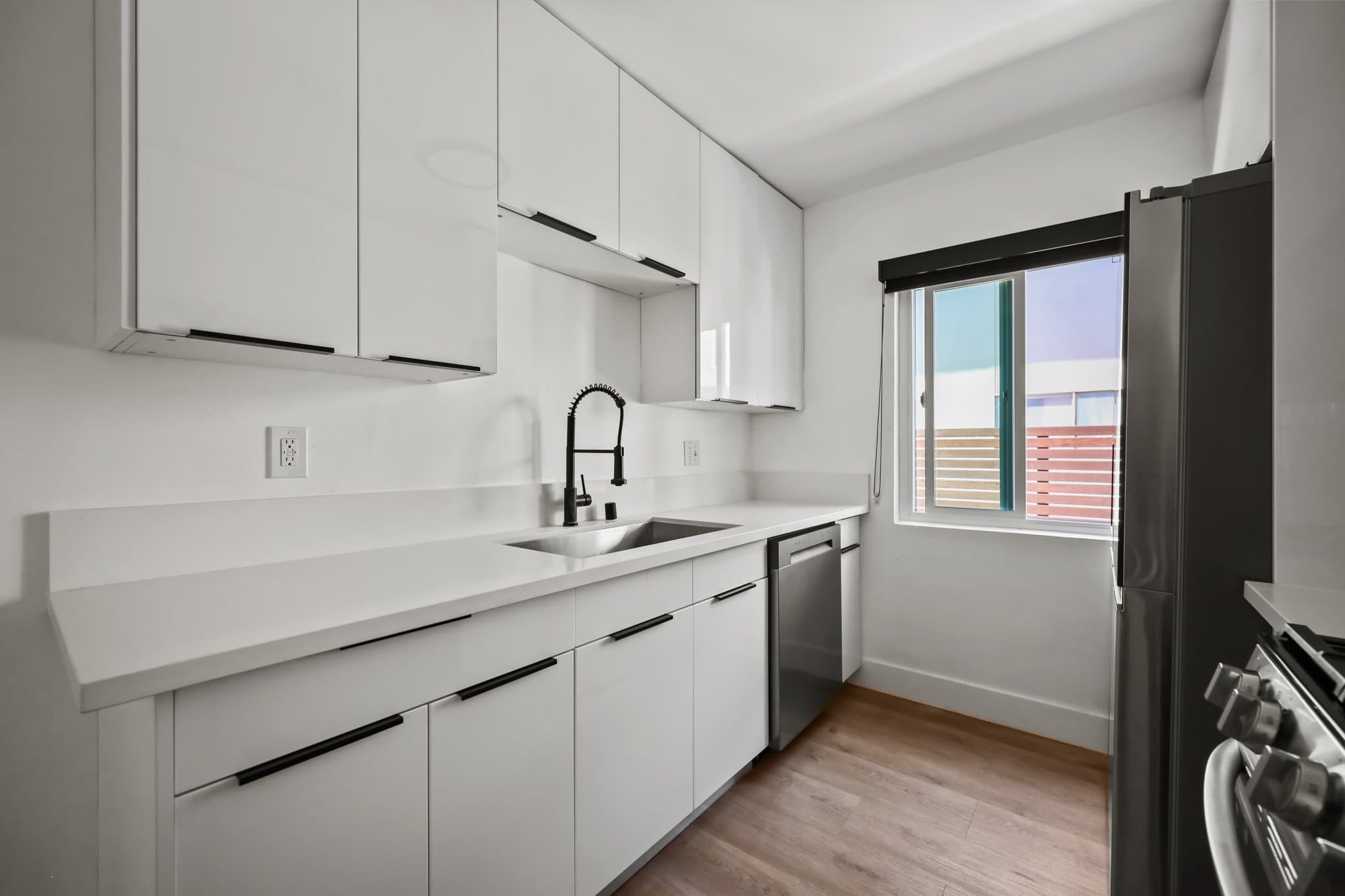 Los Angeles Apartment: 2034 s Garth Avenue