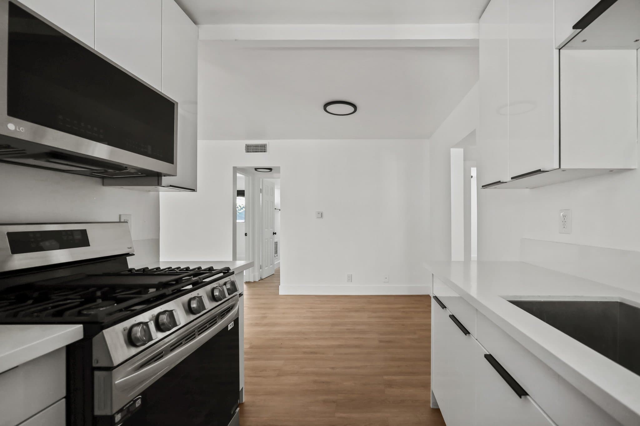 Los Angeles Apartment: 2034 s Garth Avenue