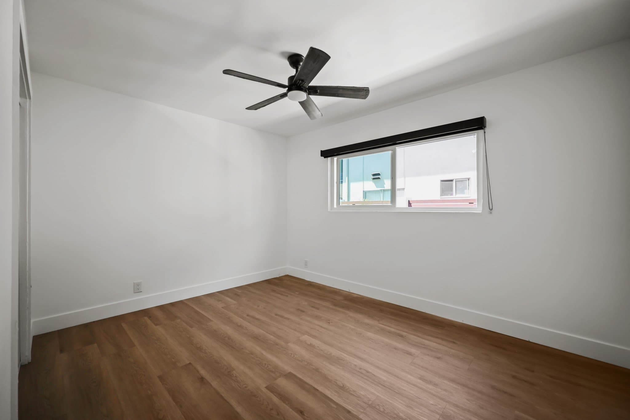 Los Angeles Apartment: 2034 s Garth Avenue