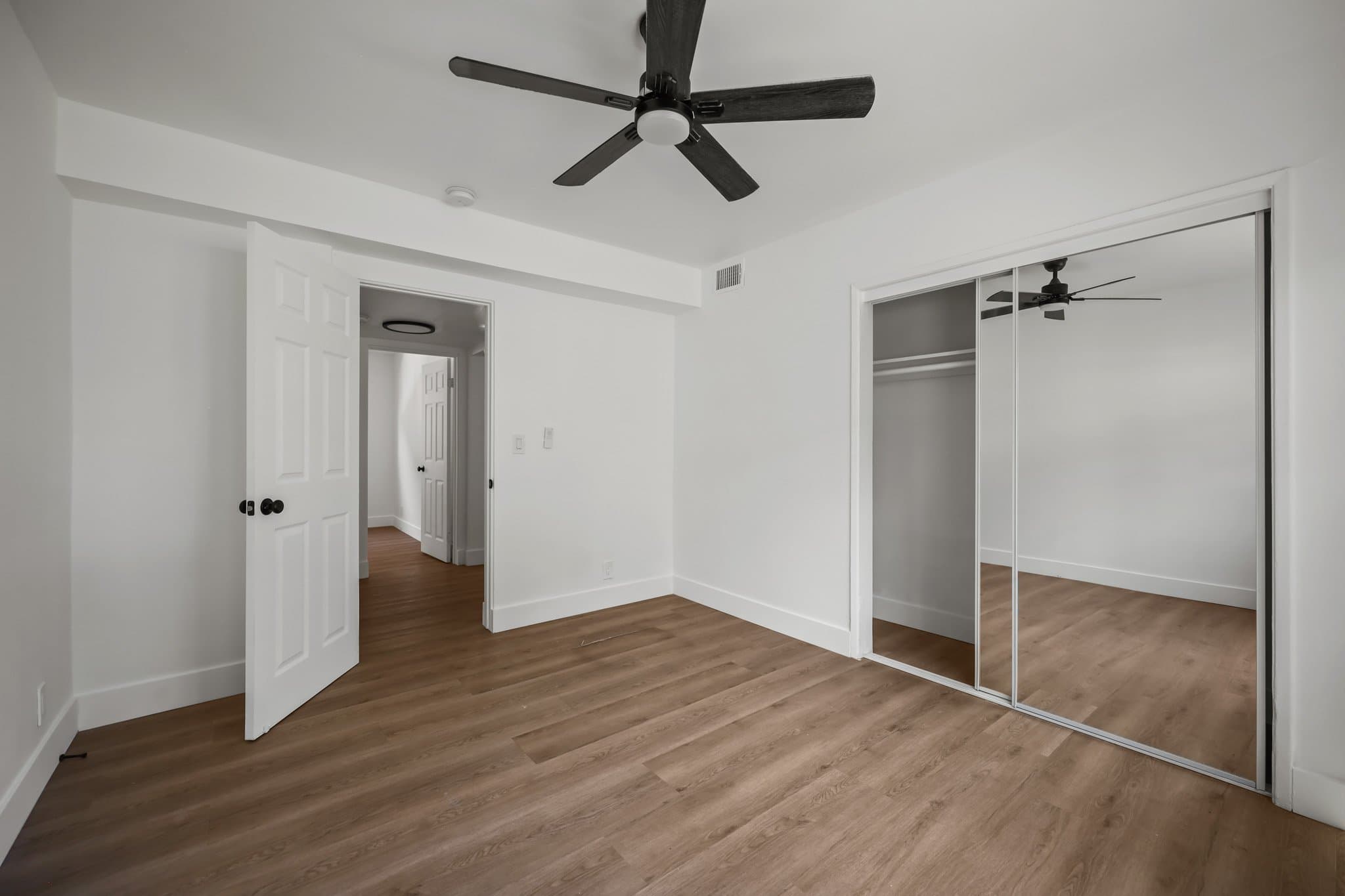 Los Angeles Apartment: 2034 s Garth Avenue